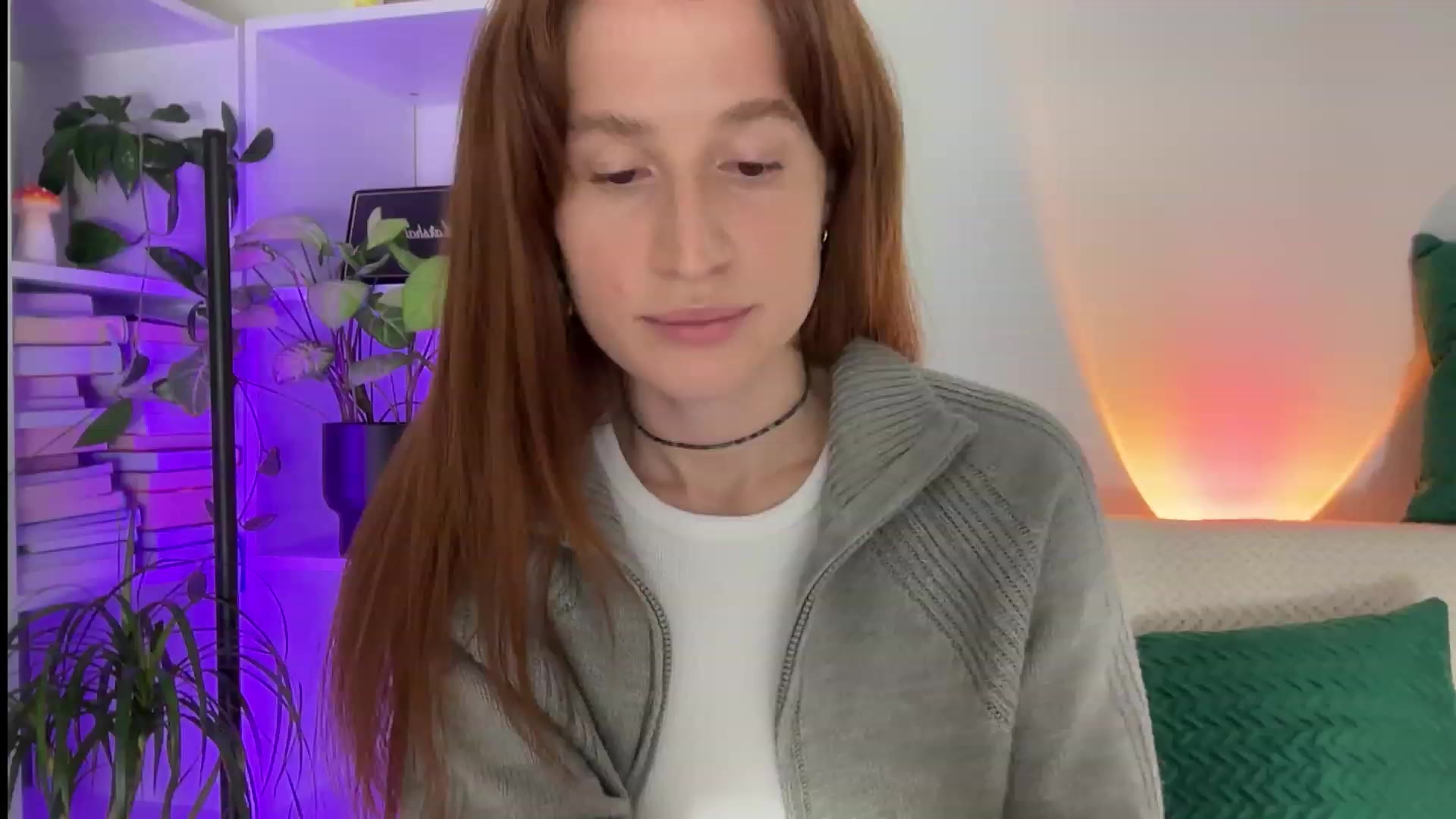 Gallery image thumbnail from LovelyBvnny's myfreecams stream on, 12/19/2023, 18:08 image 8 of 20