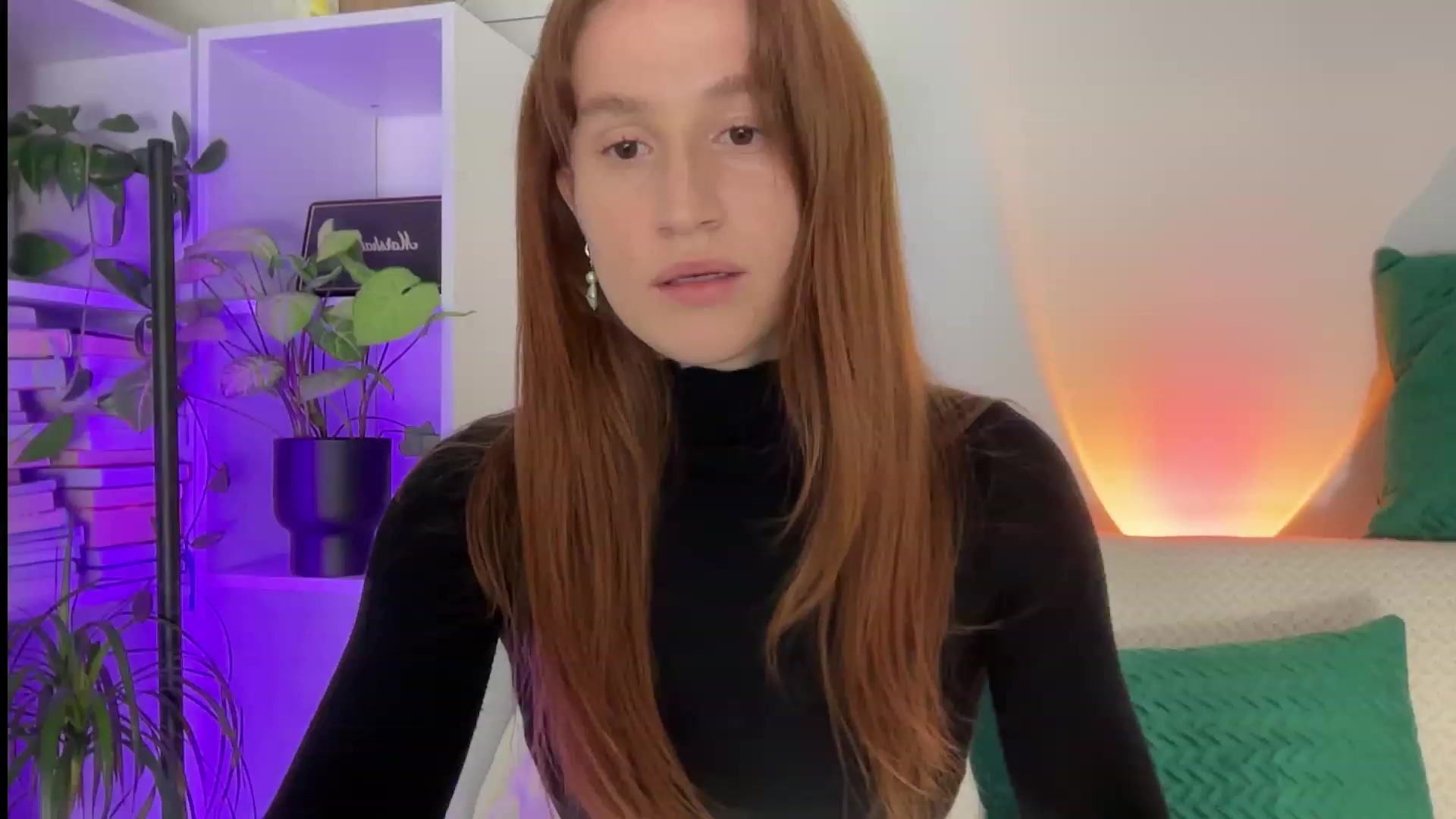 Gallery image thumbnail from LovelyBvnny's myfreecams stream on, 12/19/2023, 18:08 image 17 of 20