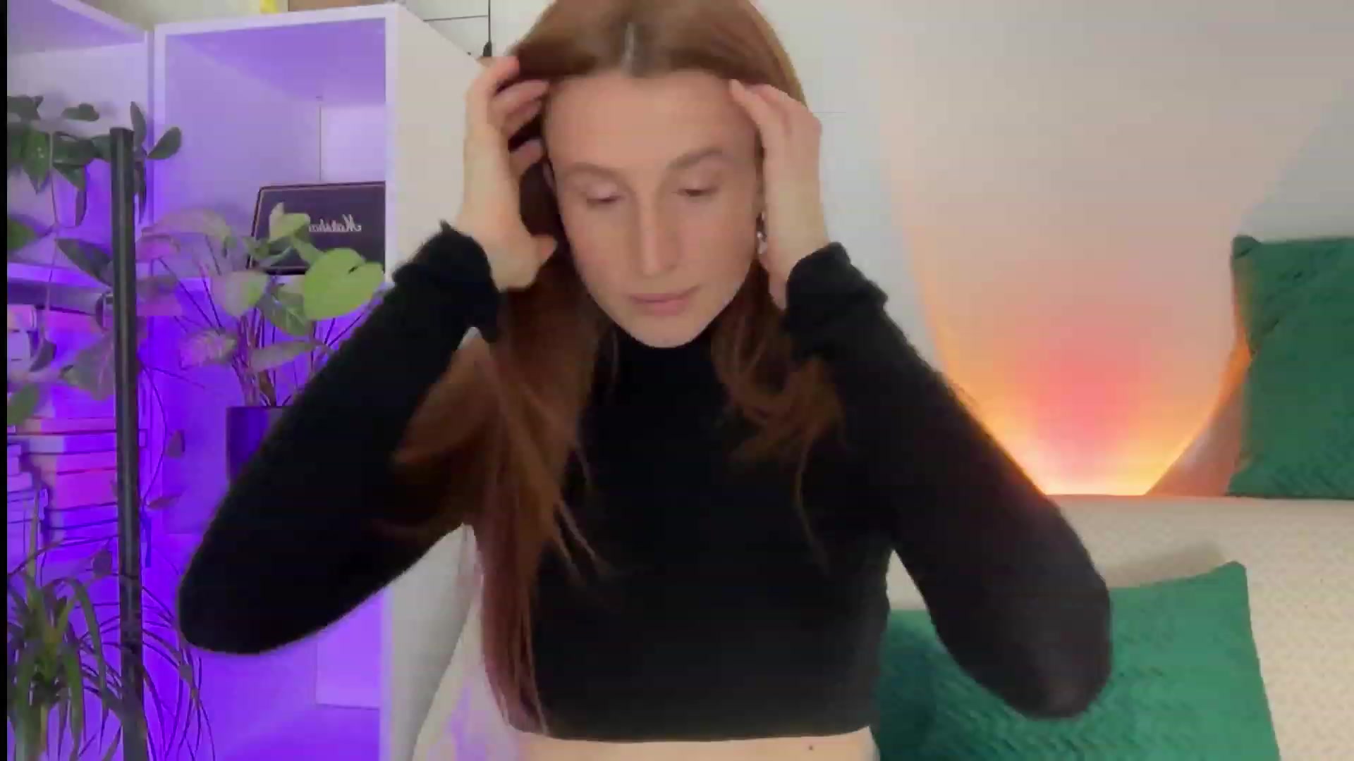 Gallery image thumbnail from LovelyBvnny's myfreecams stream on, 12/19/2023, 18:08 image 20 of 20