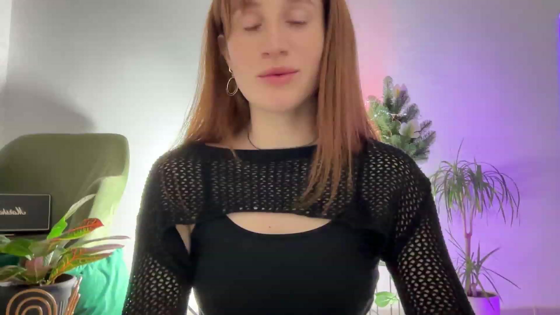 Gallery image thumbnail from LovelyBvnny's myfreecams stream on, 12/26/2023, 20:41 image 10 of 20