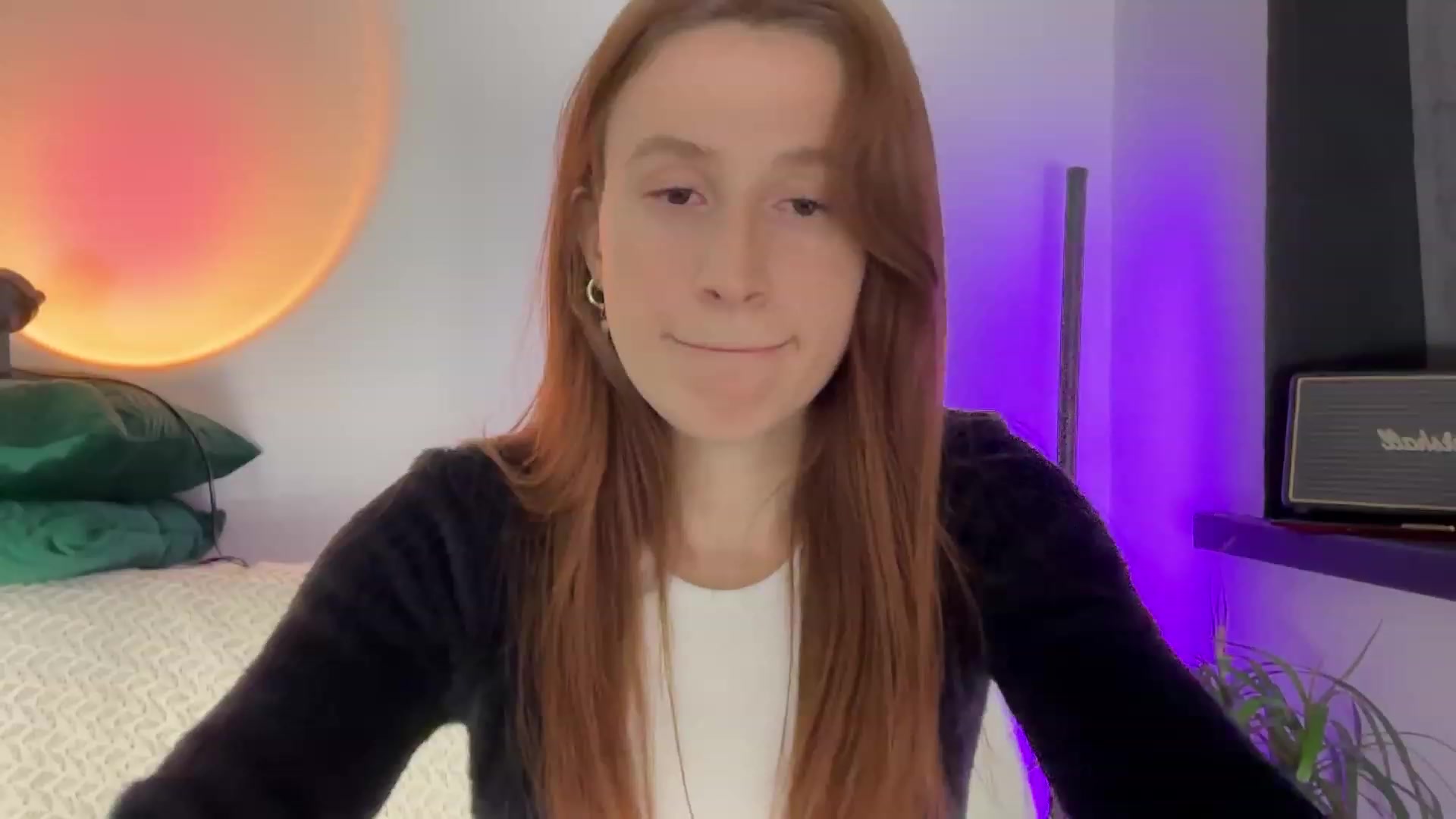 Gallery image thumbnail from LovelyBvnny's myfreecams stream on, 01/25/2024, 18:39 image 18 of 20