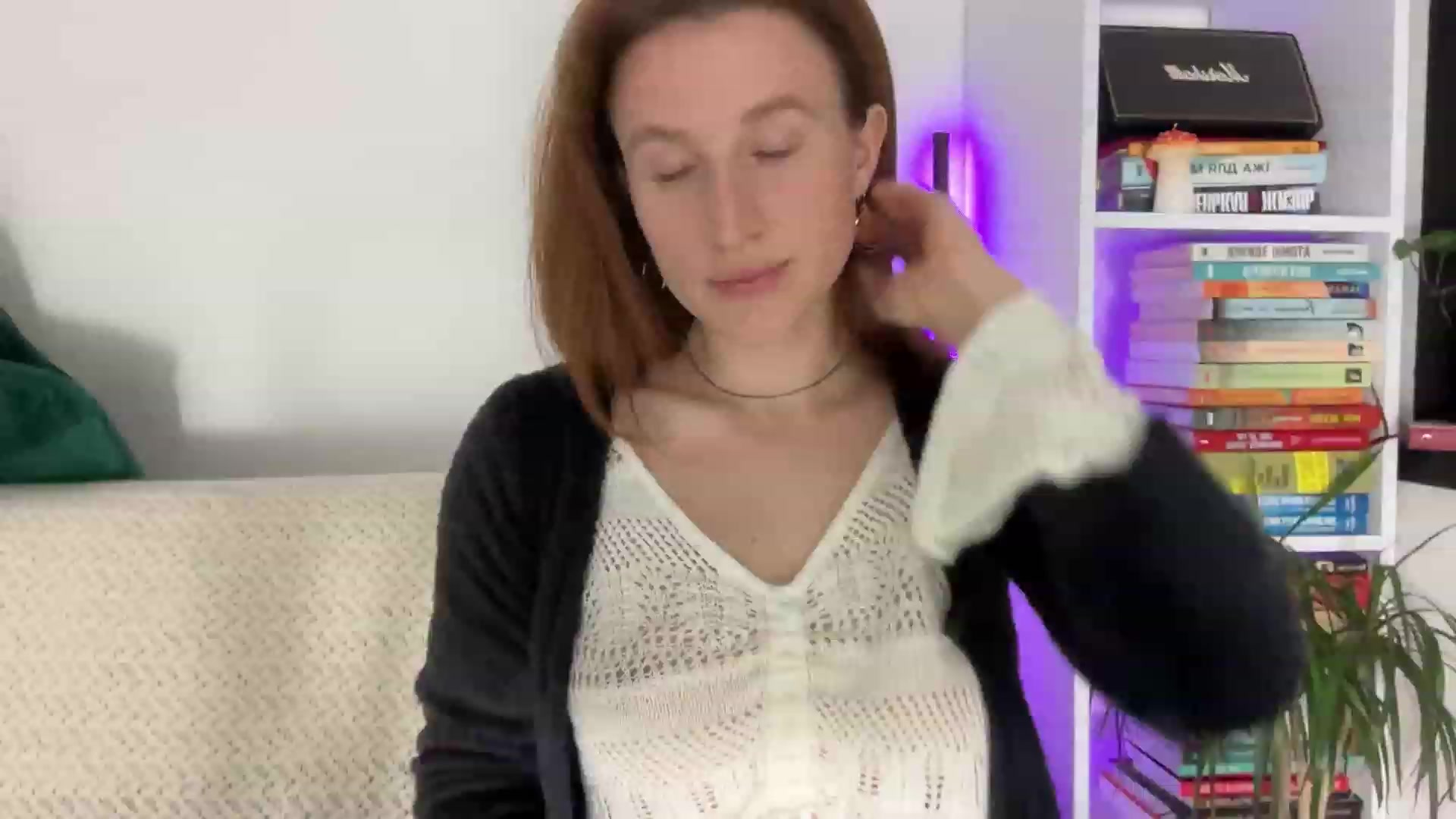 Gallery image thumbnail from LovelyBvnny's myfreecams stream on, 02/11/2024, 18:25 image 8 of 20