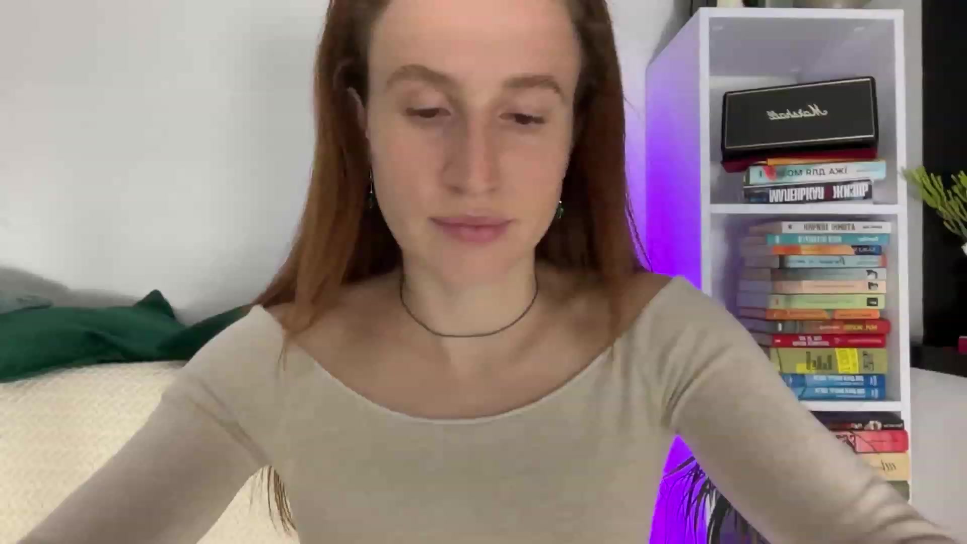 Gallery image thumbnail from LovelyBvnny's myfreecams stream on, 02/15/2024, 17:35 image 1 of 20