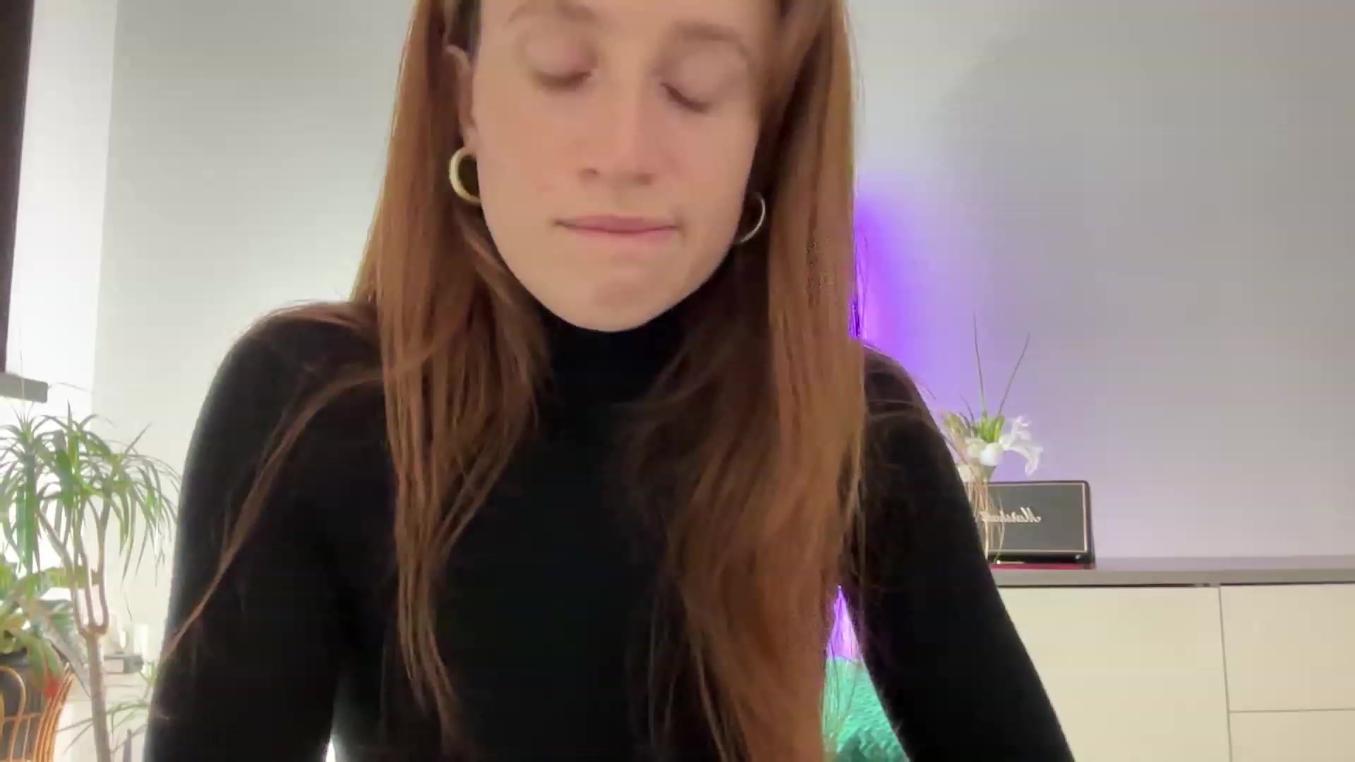 Gallery image thumbnail from LovelyBvnny's myfreecams stream on, 02/16/2024, 17:44 image 13 of 20