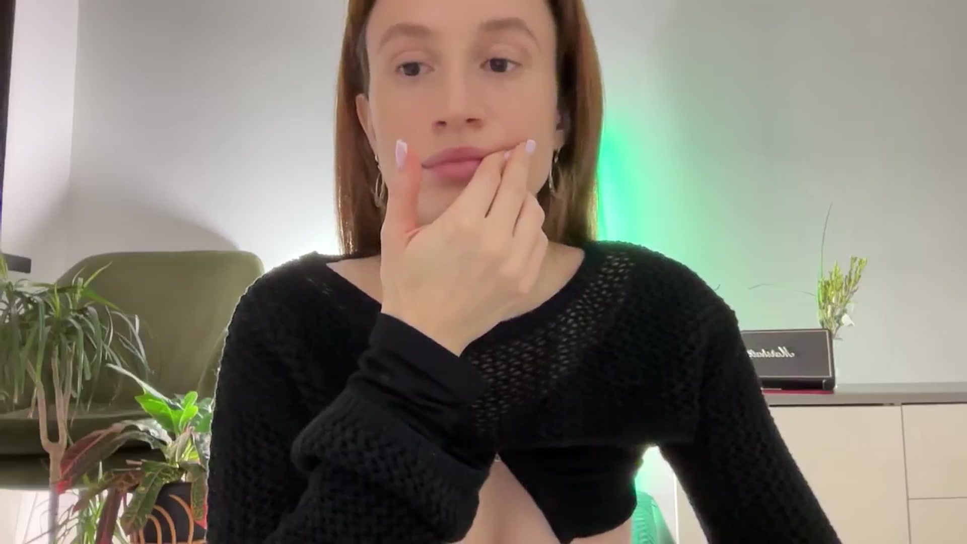 Gallery image thumbnail from LovelyBvnny's myfreecams stream on, 02/17/2024, 18:33 image 17 of 20