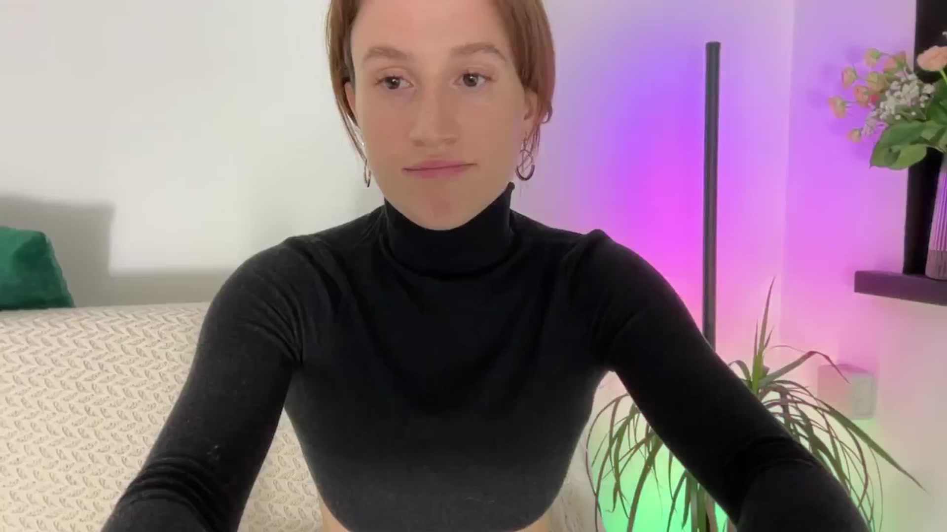 Gallery image thumbnail from LovelyBvnny's myfreecams stream on, 03/03/2024, 17:31 image 17 of 20