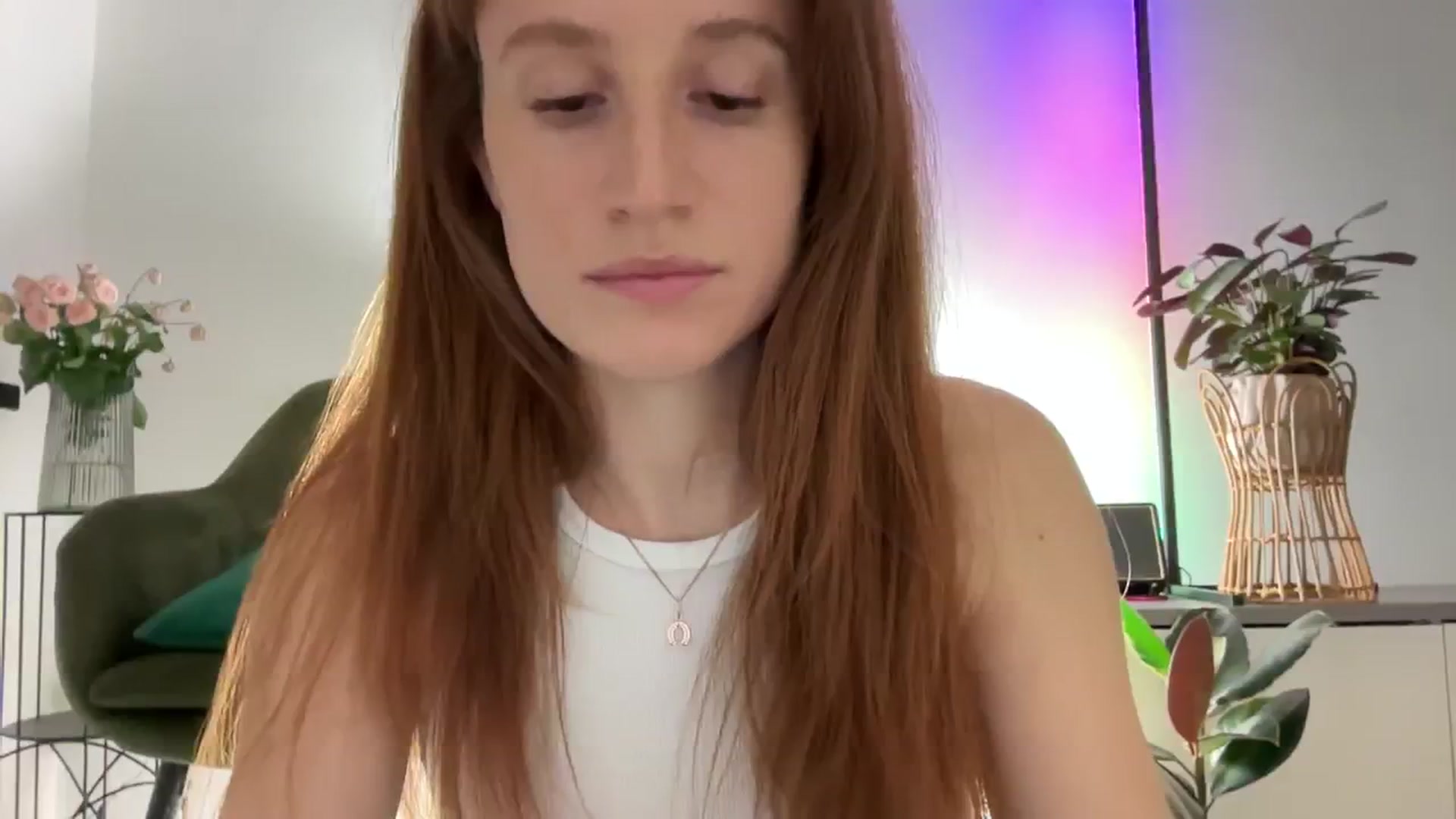 Gallery image thumbnail from LovelyBvnny's myfreecams stream on, 03/06/2024, 18:53 image 17 of 20