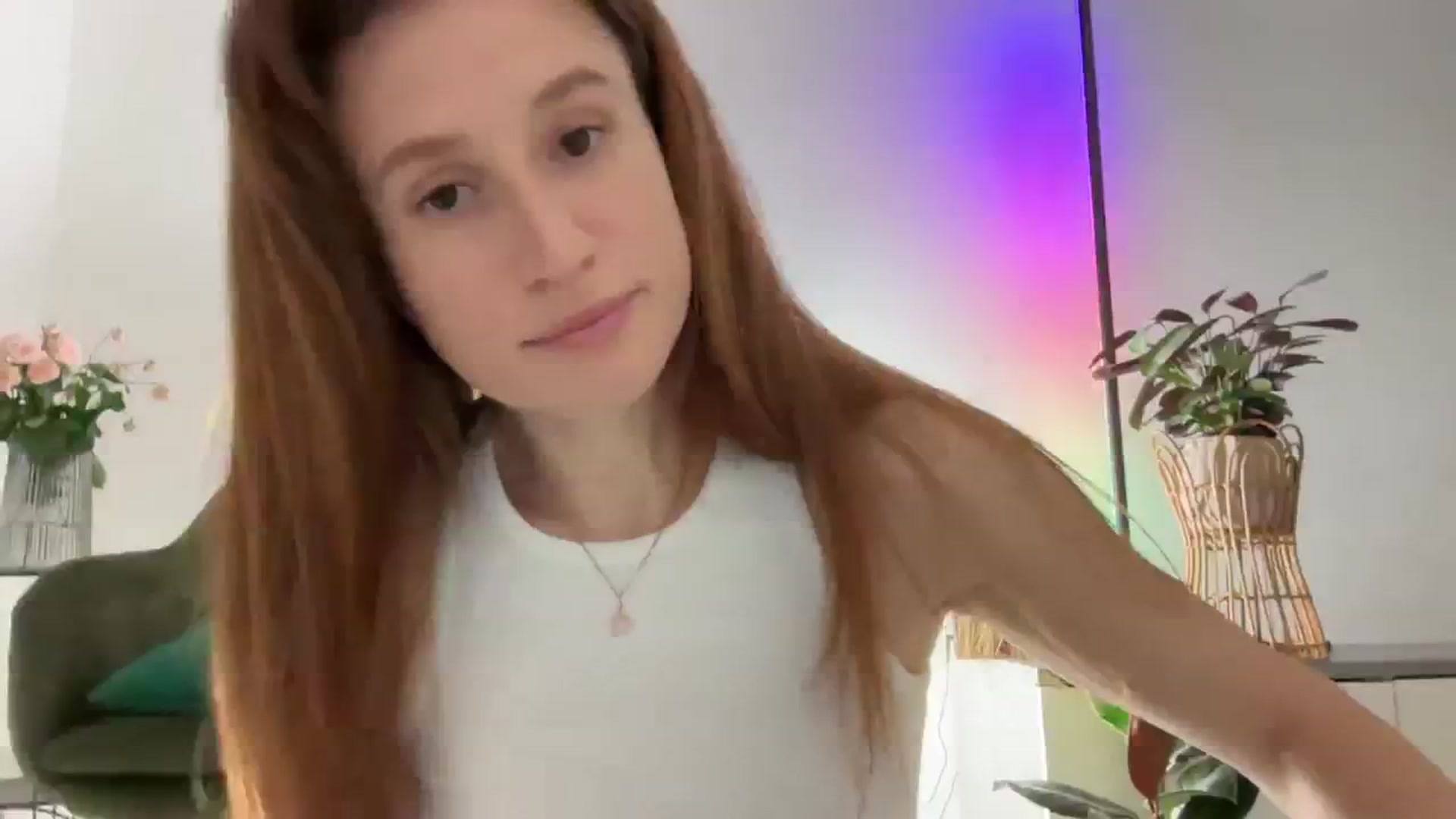 Gallery image thumbnail from LovelyBvnny's myfreecams stream on, 03/06/2024, 18:53 image 15 of 20