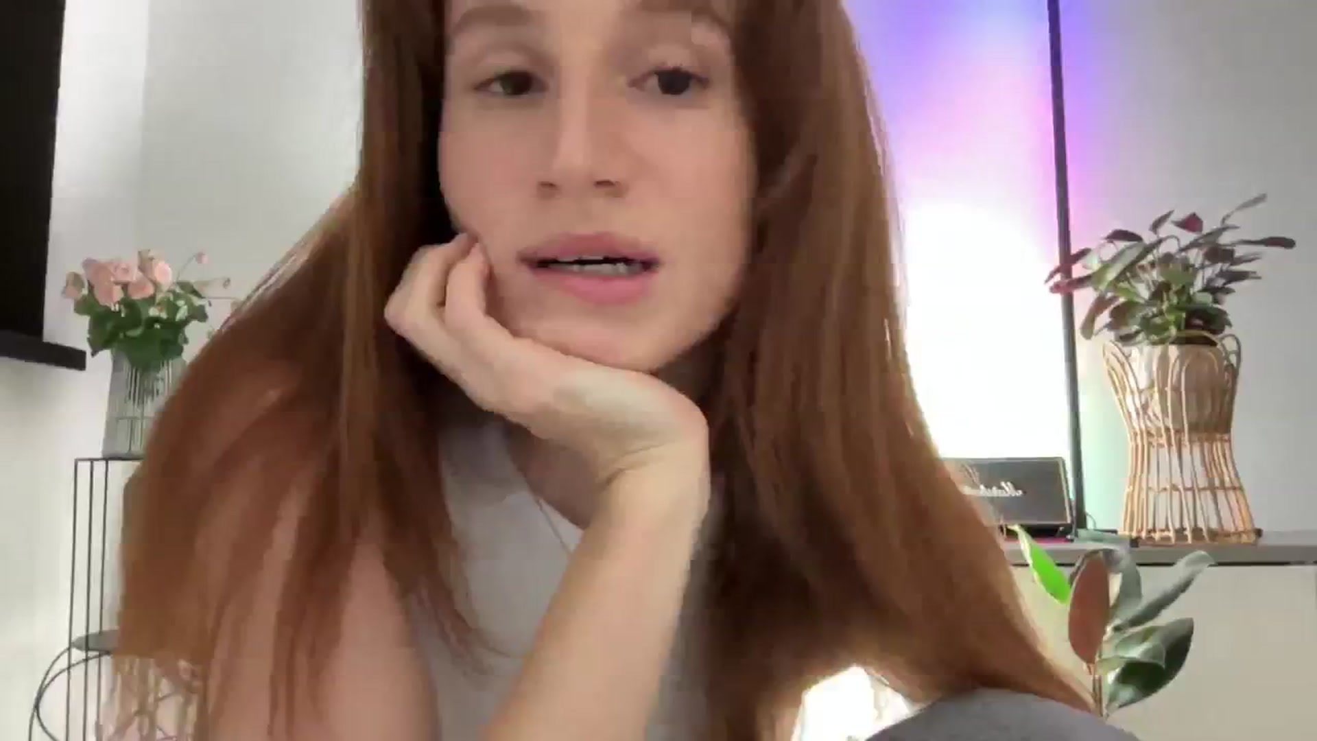 Gallery image thumbnail from LovelyBvnny's myfreecams stream on, 03/06/2024, 18:53 image 20 of 20