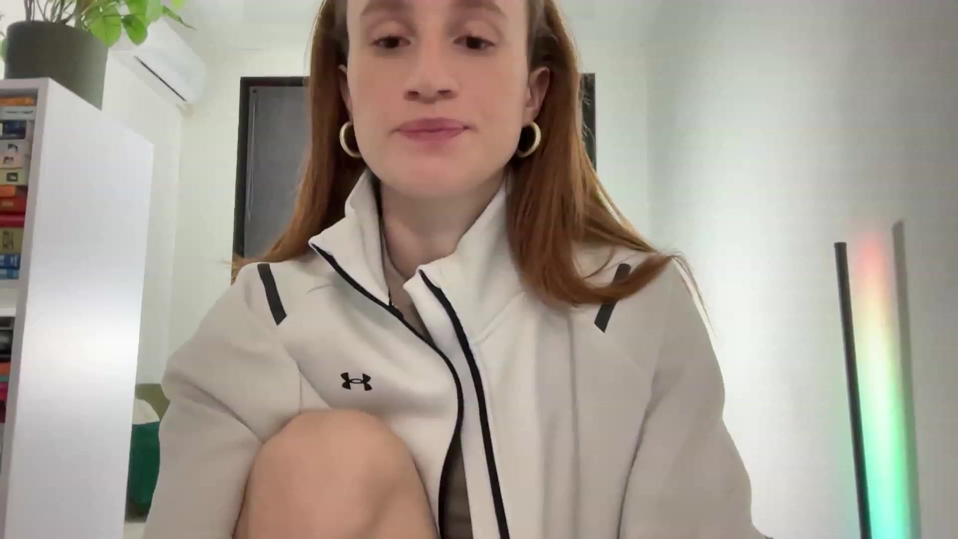 Gallery image thumbnail from LovelyBvnny's myfreecams stream on, 03/07/2024, 18:24 image 17 of 20