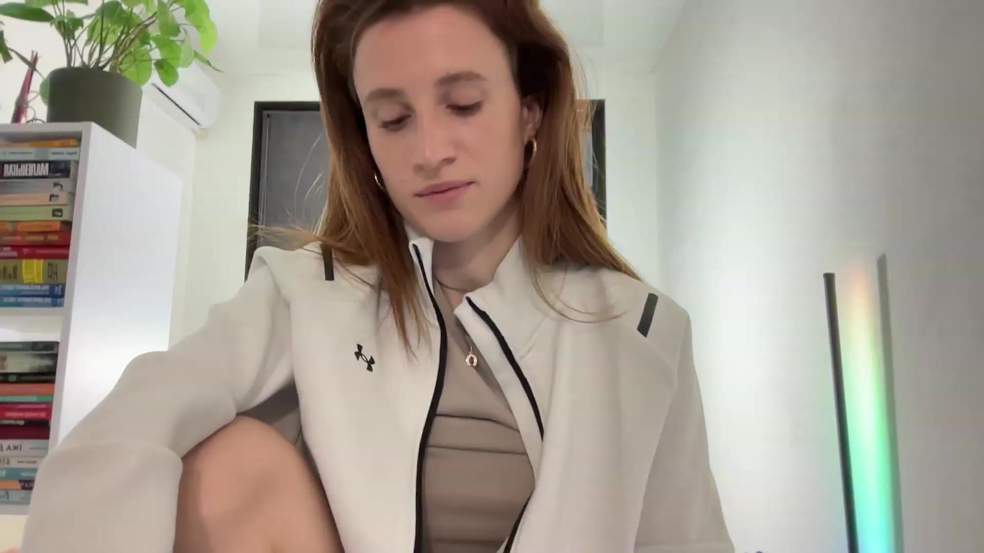 Gallery image thumbnail from LovelyBvnny's myfreecams stream on, 03/07/2024, 18:24 image 10 of 20