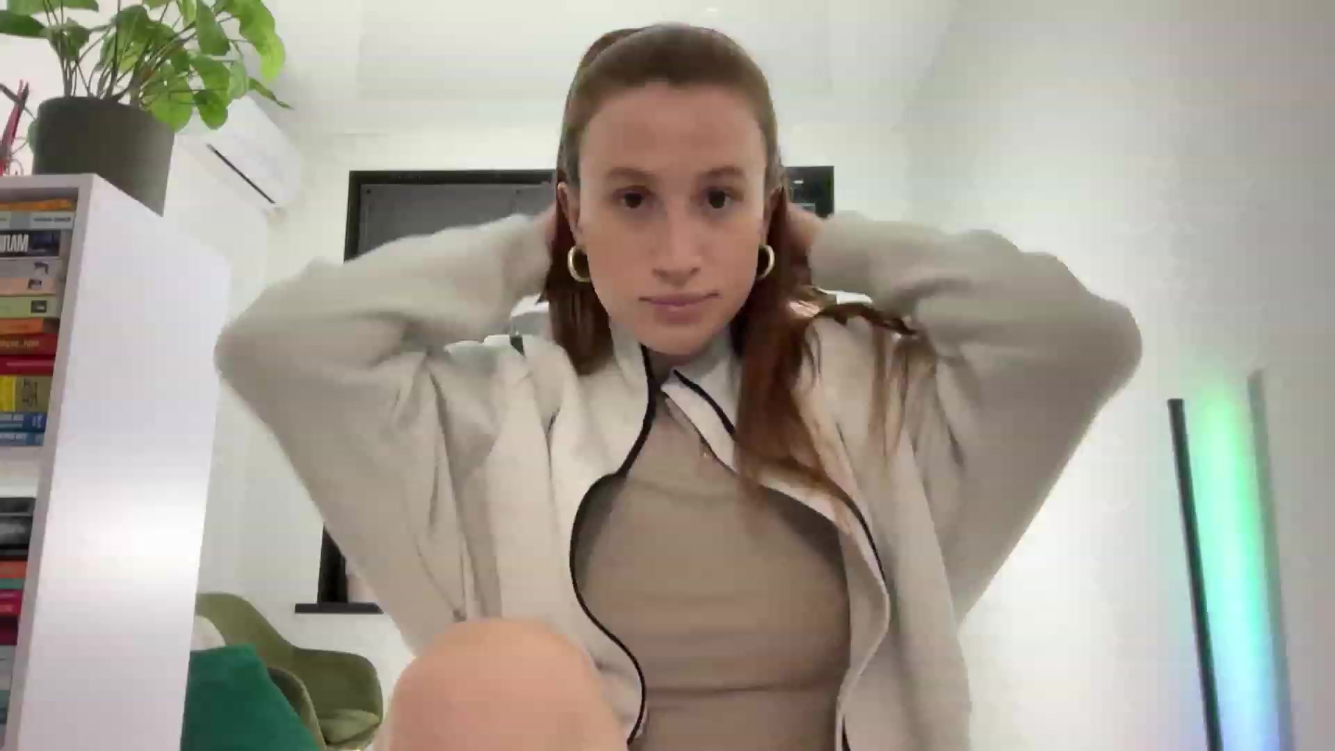 Gallery image thumbnail from LovelyBvnny's myfreecams stream on, 03/07/2024, 18:24 image 15 of 20