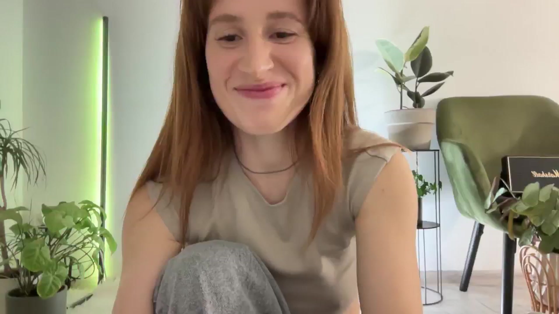 Gallery image thumbnail from LovelyBvnny's myfreecams stream on, 03/08/2024, 17:01 image 16 of 20
