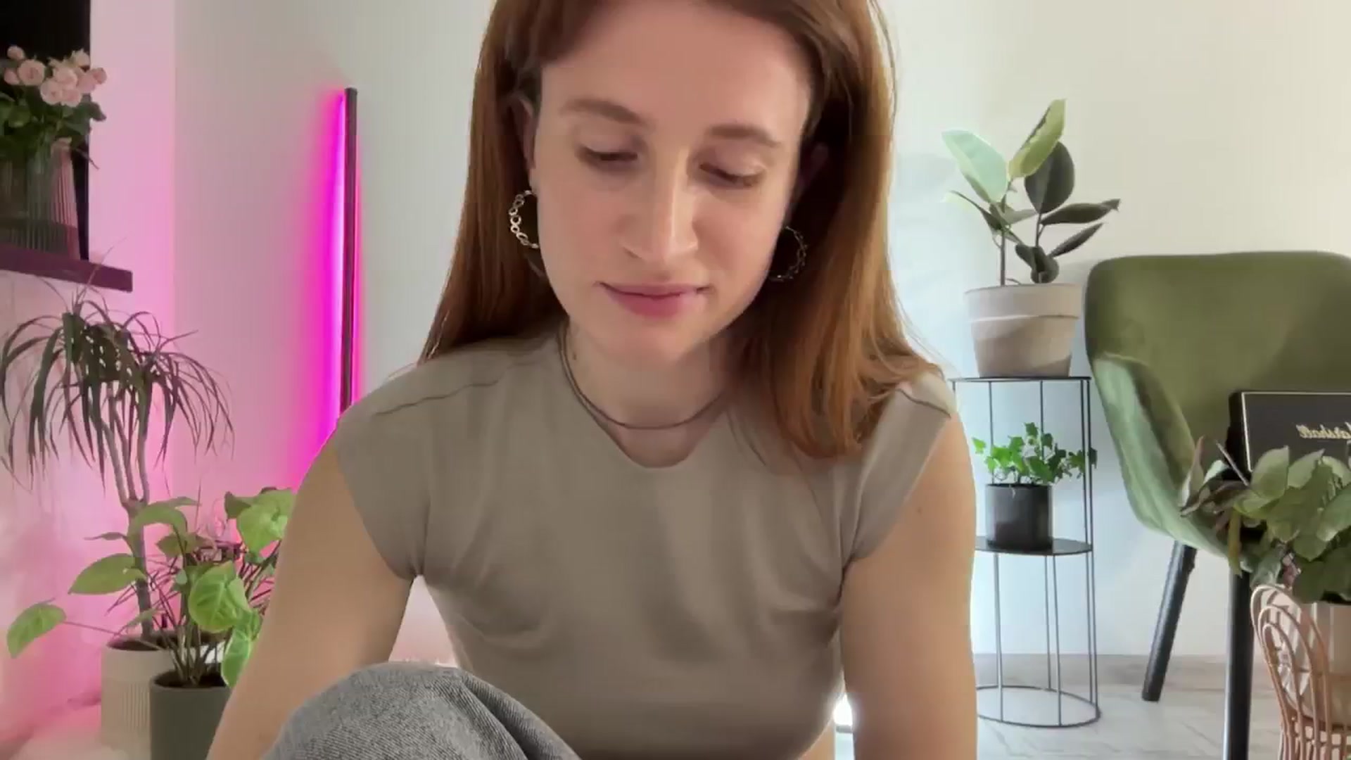 Gallery image thumbnail from LovelyBvnny's myfreecams stream on, 03/08/2024, 17:01 image 20 of 20