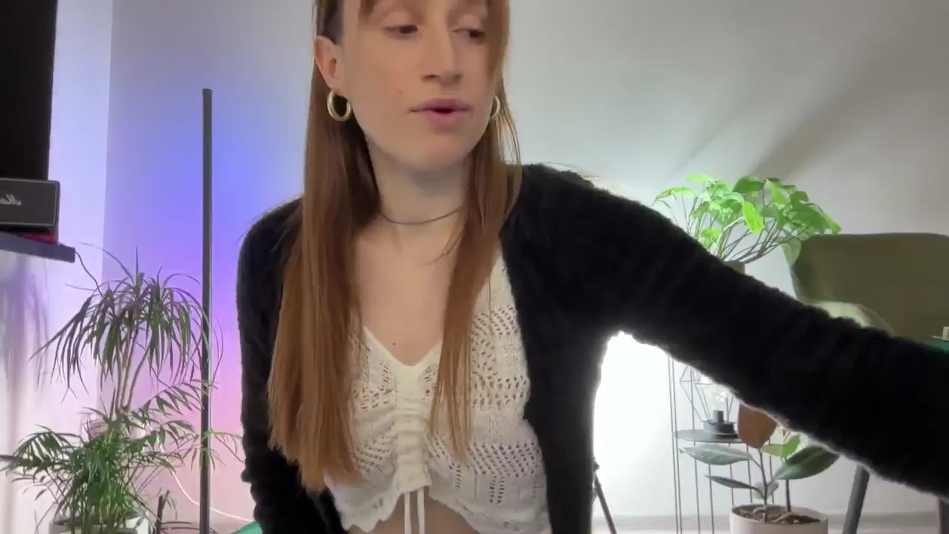 Gallery image thumbnail from LovelyBvnny's myfreecams stream on, 03/17/2024, 16:33 image 9 of 20