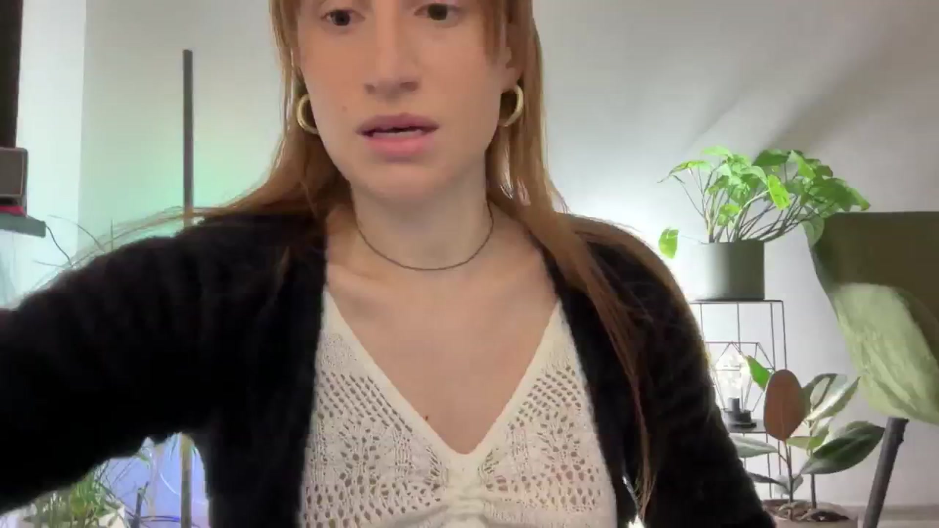 Gallery image thumbnail from LovelyBvnny's myfreecams stream on, 03/17/2024, 16:33 image 2 of 20
