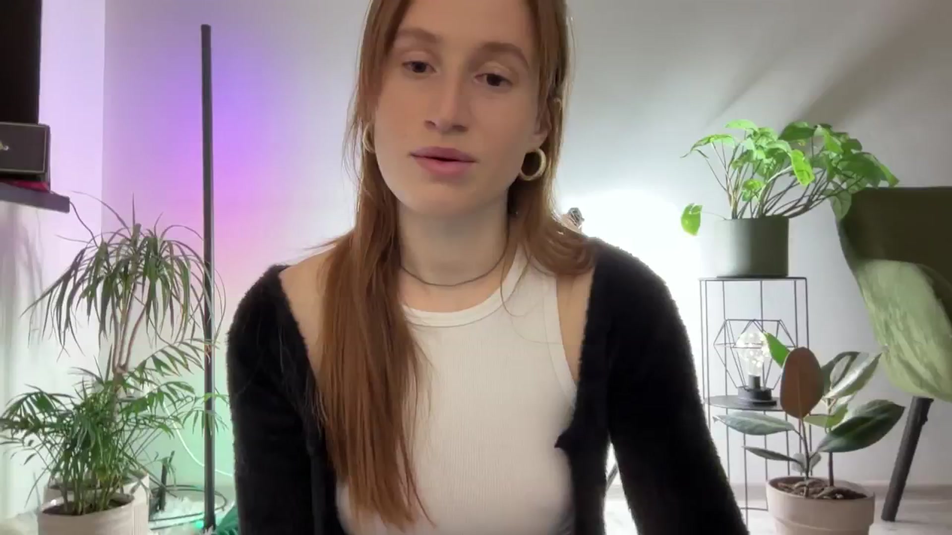 Gallery image thumbnail from LovelyBvnny's myfreecams stream on, 03/17/2024, 17:33 image 3 of 20