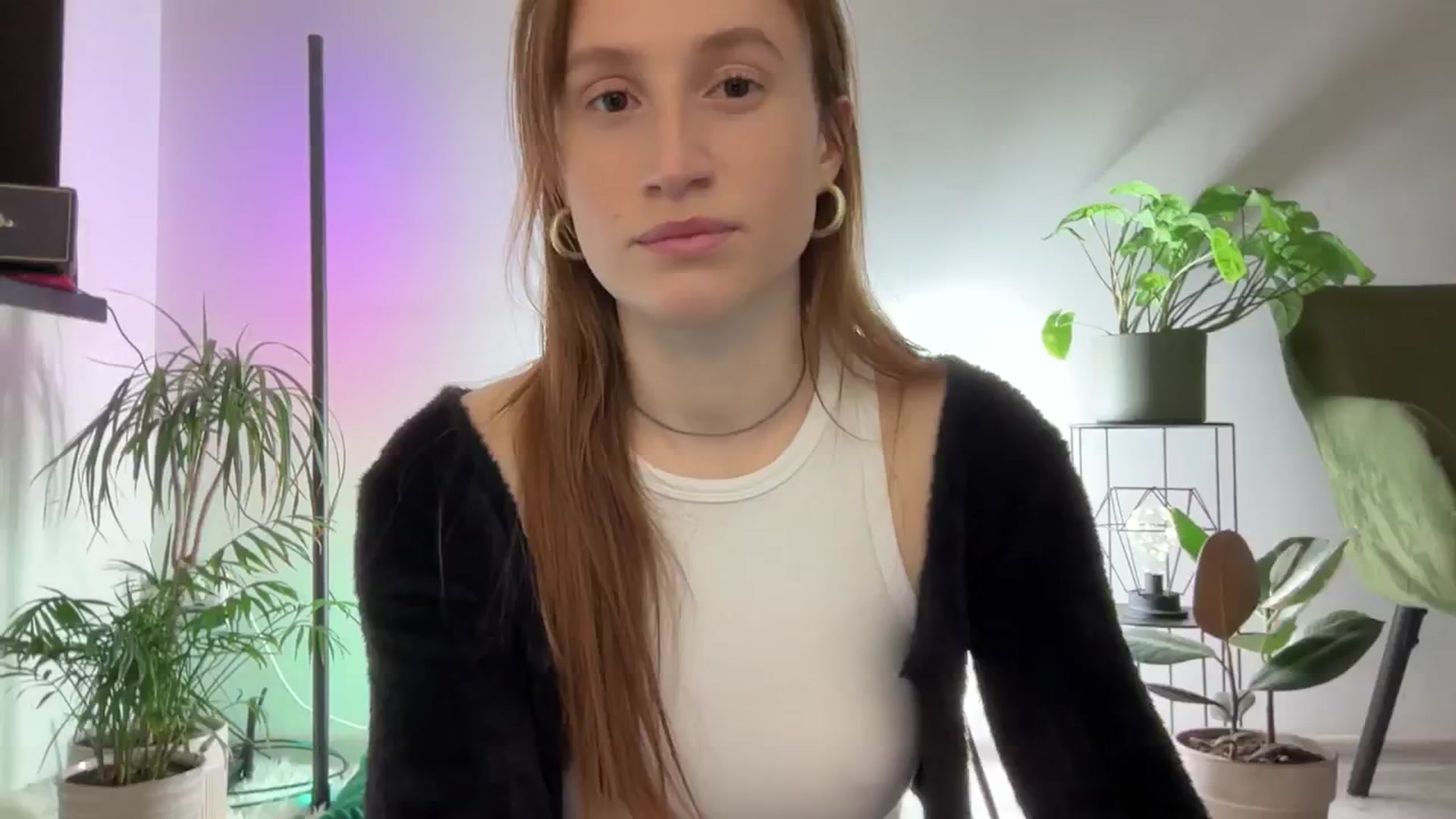 Gallery image thumbnail from LovelyBvnny's myfreecams stream on, 03/17/2024, 17:33 image 1 of 20