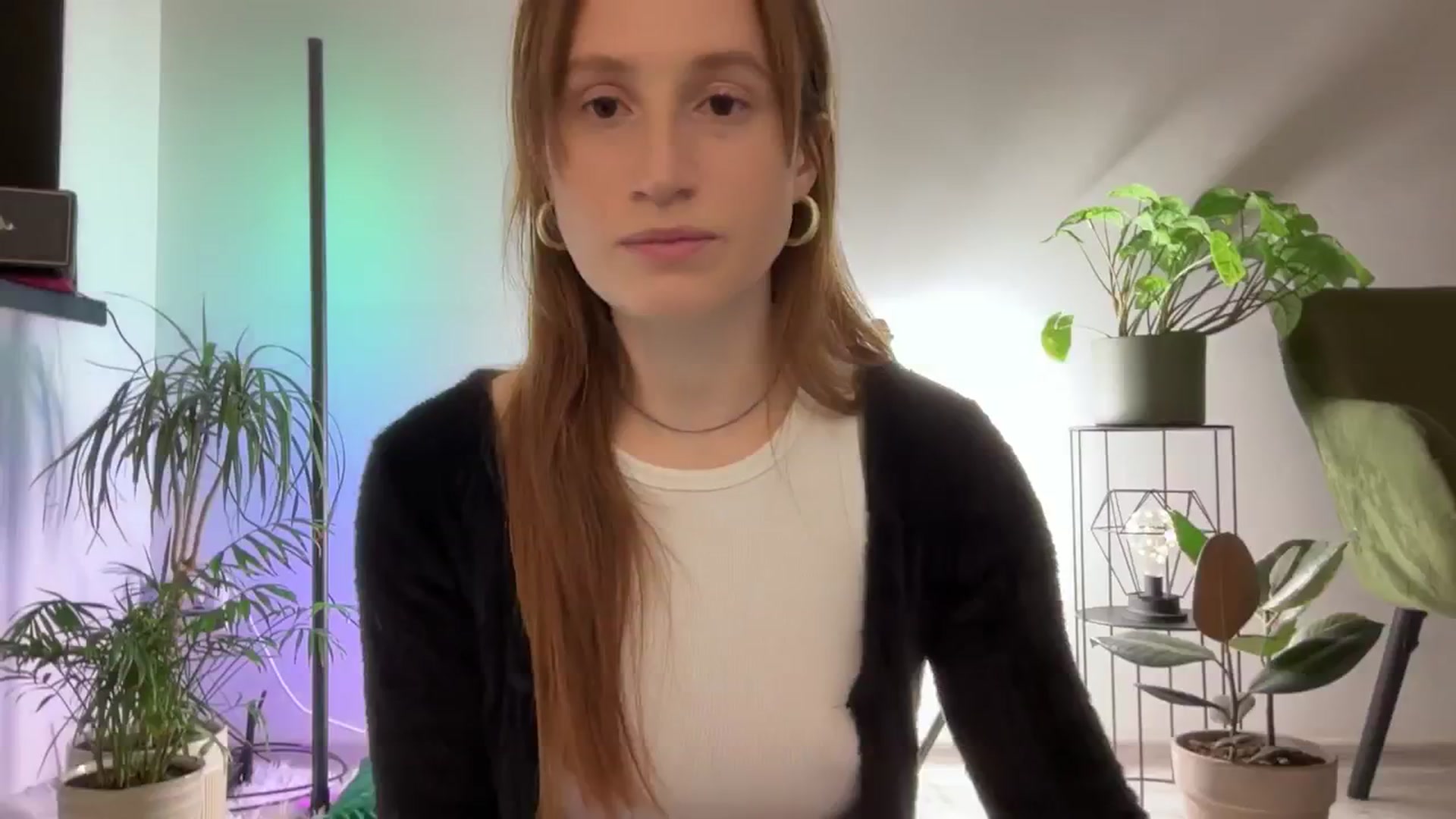 Gallery image thumbnail from LovelyBvnny's myfreecams stream on, 03/17/2024, 17:33 image 6 of 20