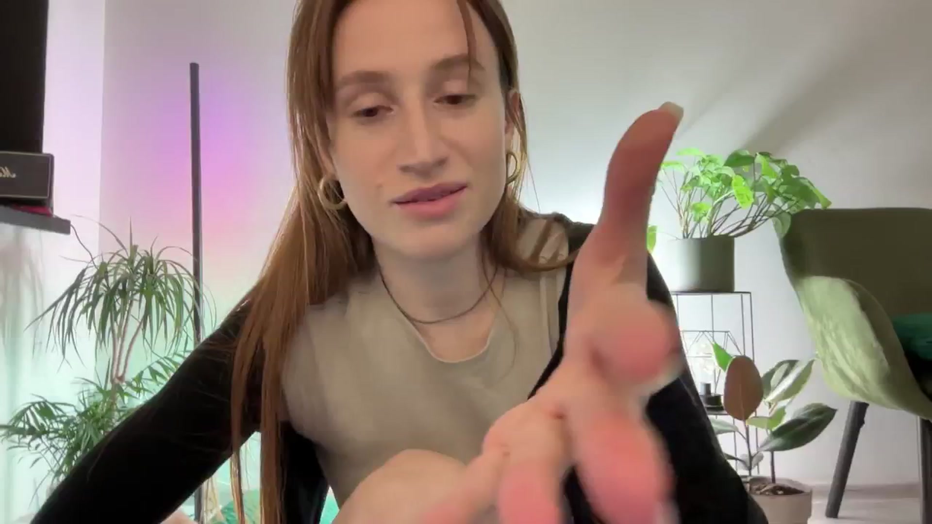 Gallery image thumbnail from LovelyBvnny's myfreecams stream on, 03/17/2024, 20:24 image 13 of 20