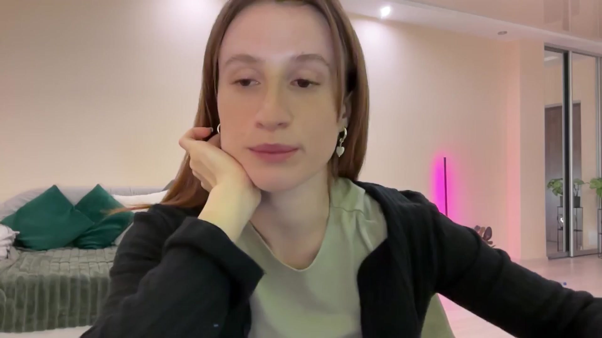 Gallery image thumbnail from LovelyBvnny's myfreecams stream on, 03/29/2024, 20:27 image 7 of 20