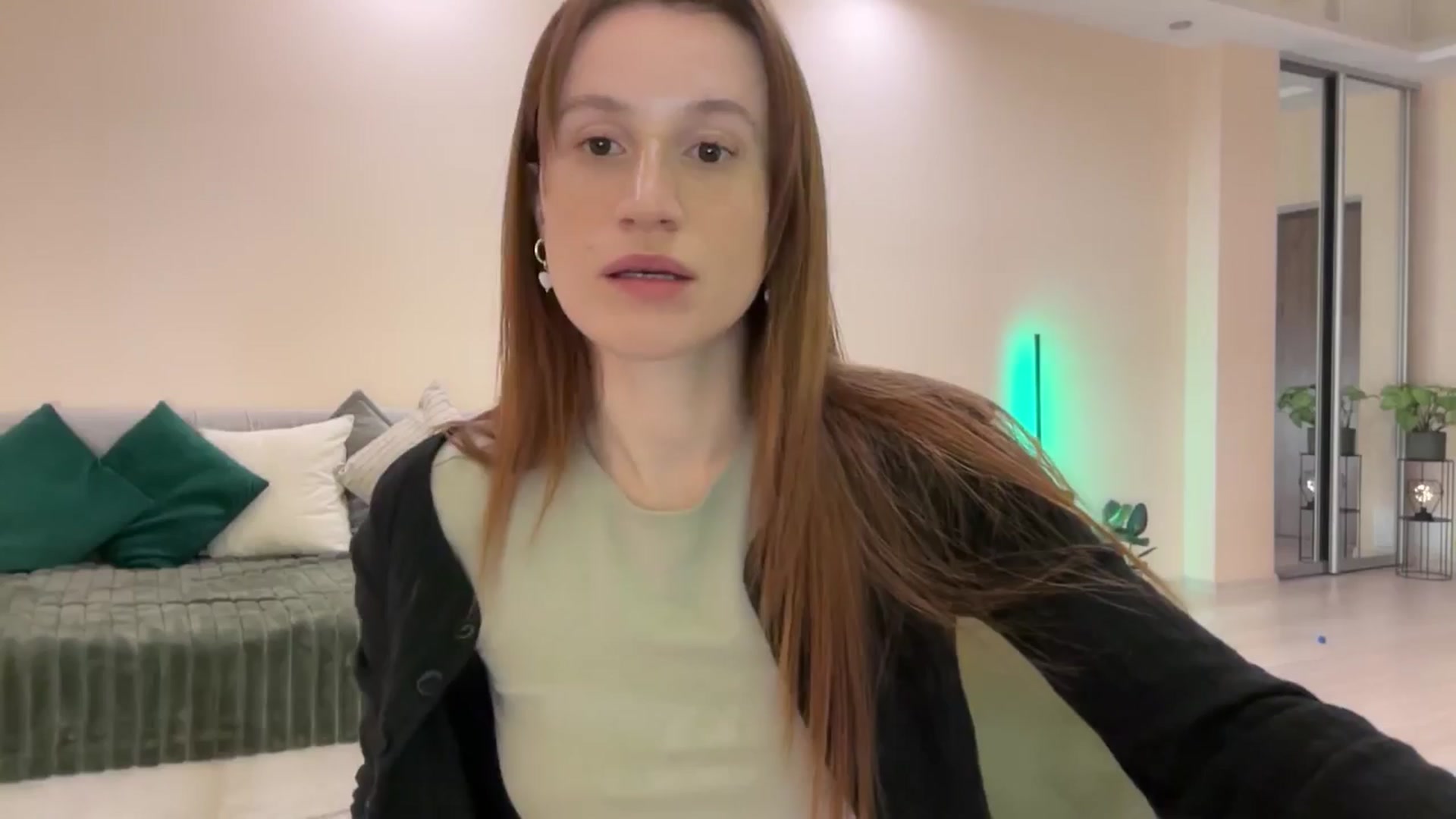 Gallery image thumbnail from LovelyBvnny's myfreecams stream on, 03/29/2024, 20:27 image 4 of 20