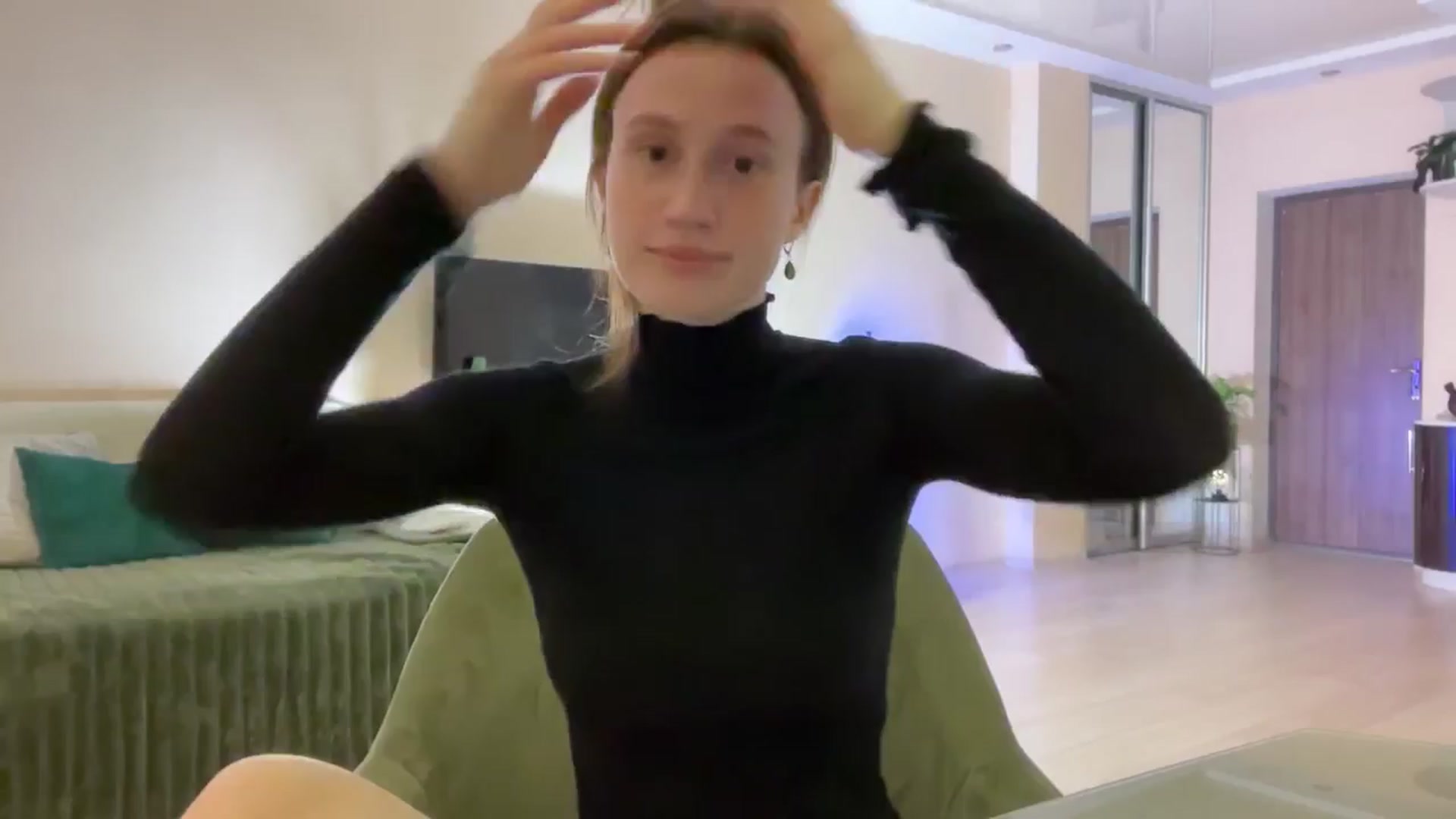 Gallery image thumbnail from LovelyBvnny's myfreecams stream on, 04/02/2024, 19:20 image 19 of 20
