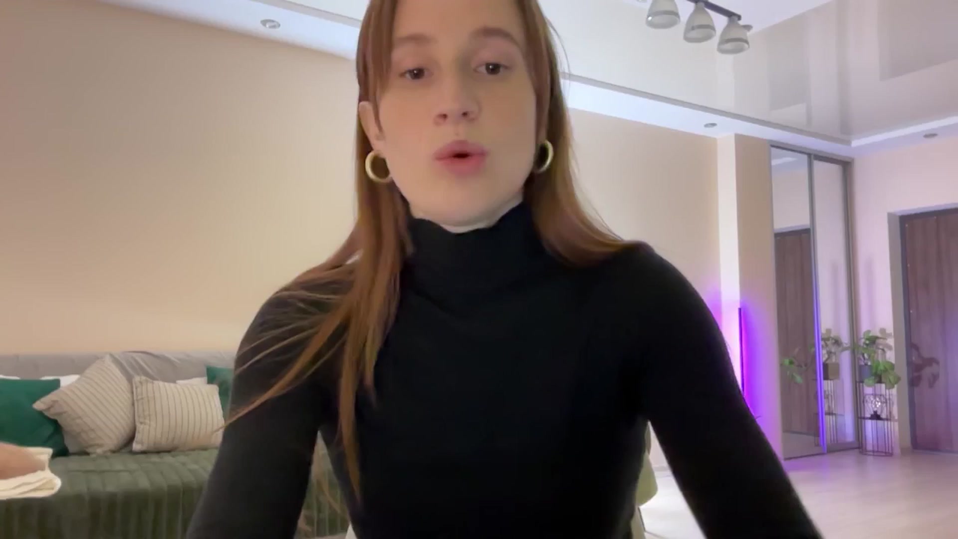Gallery image thumbnail from LovelyBvnny's myfreecams stream on, 04/23/2024, 16:13 image 17 of 20
