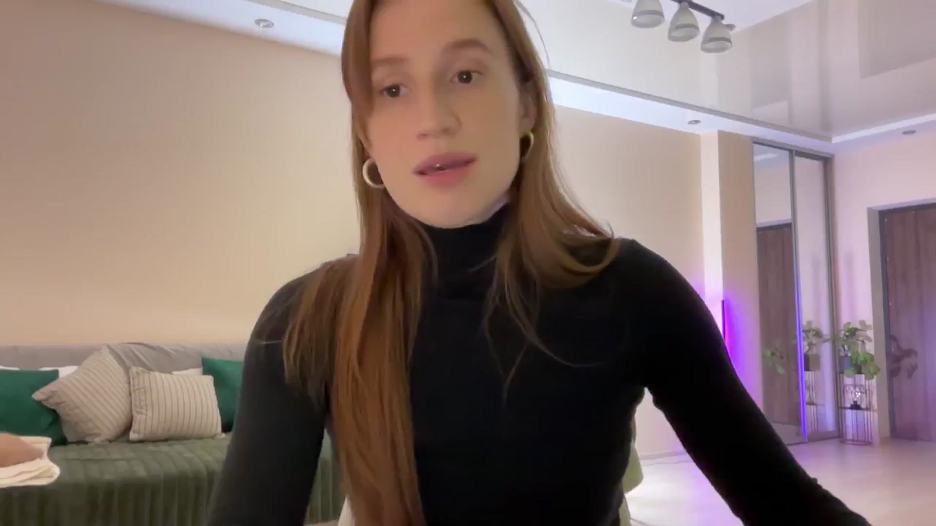 Gallery image thumbnail from LovelyBvnny's myfreecams stream on, 04/23/2024, 16:13 image 10 of 20