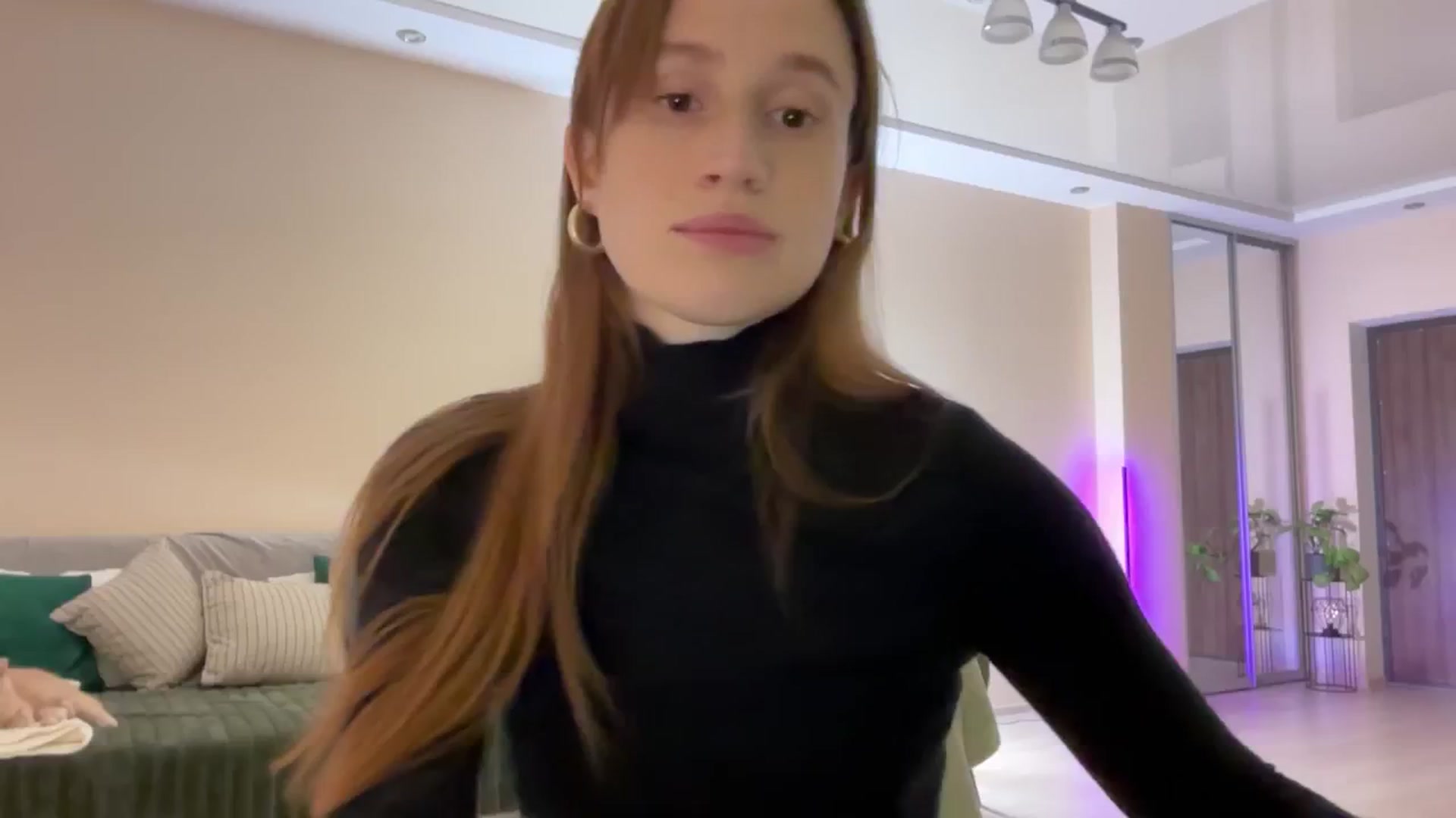 Gallery image thumbnail from LovelyBvnny's myfreecams stream on, 04/23/2024, 16:13 image 1 of 20