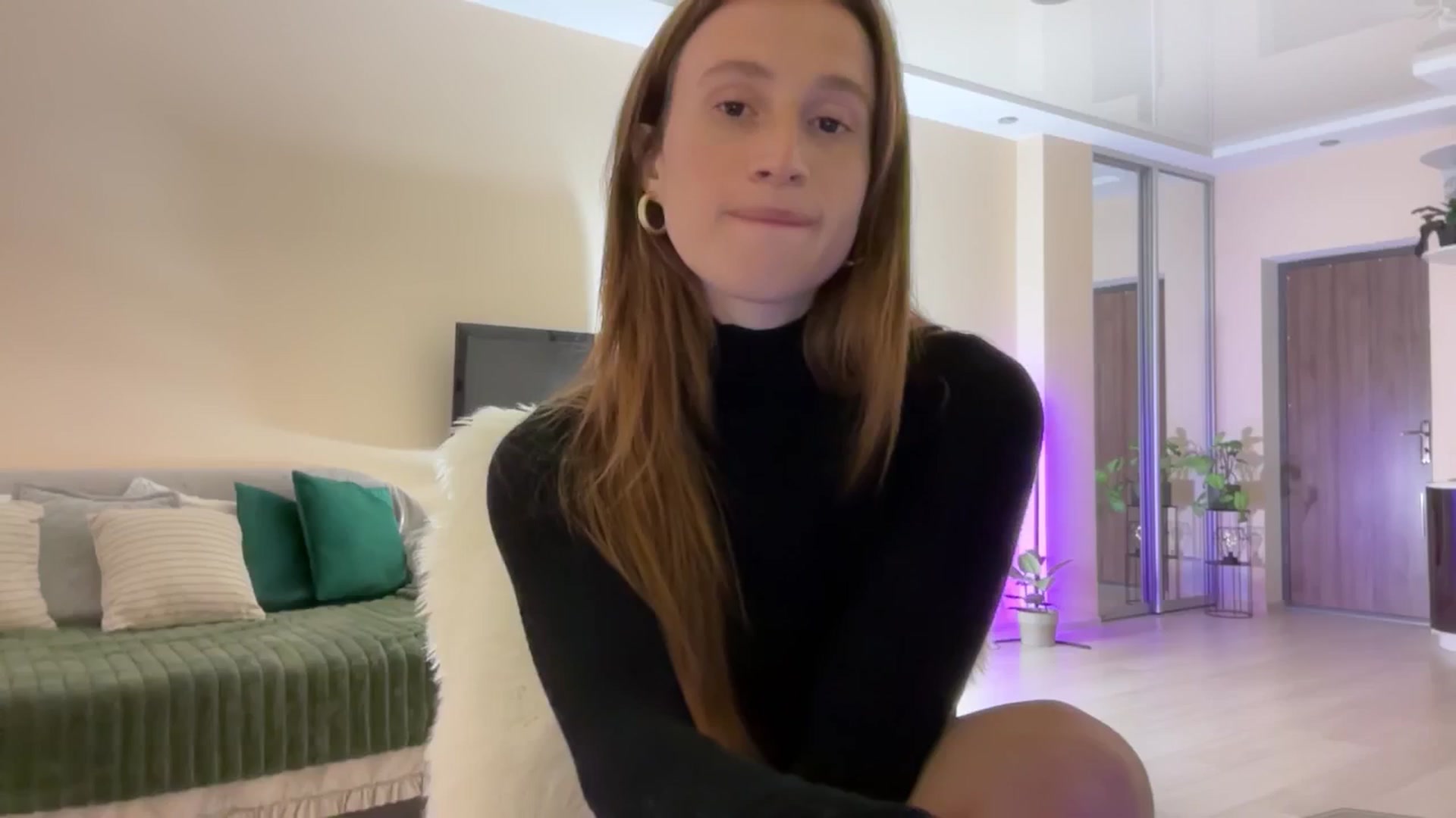 Gallery image thumbnail from LovelyBvnny's myfreecams stream on, 04/27/2024, 18:12 image 11 of 20