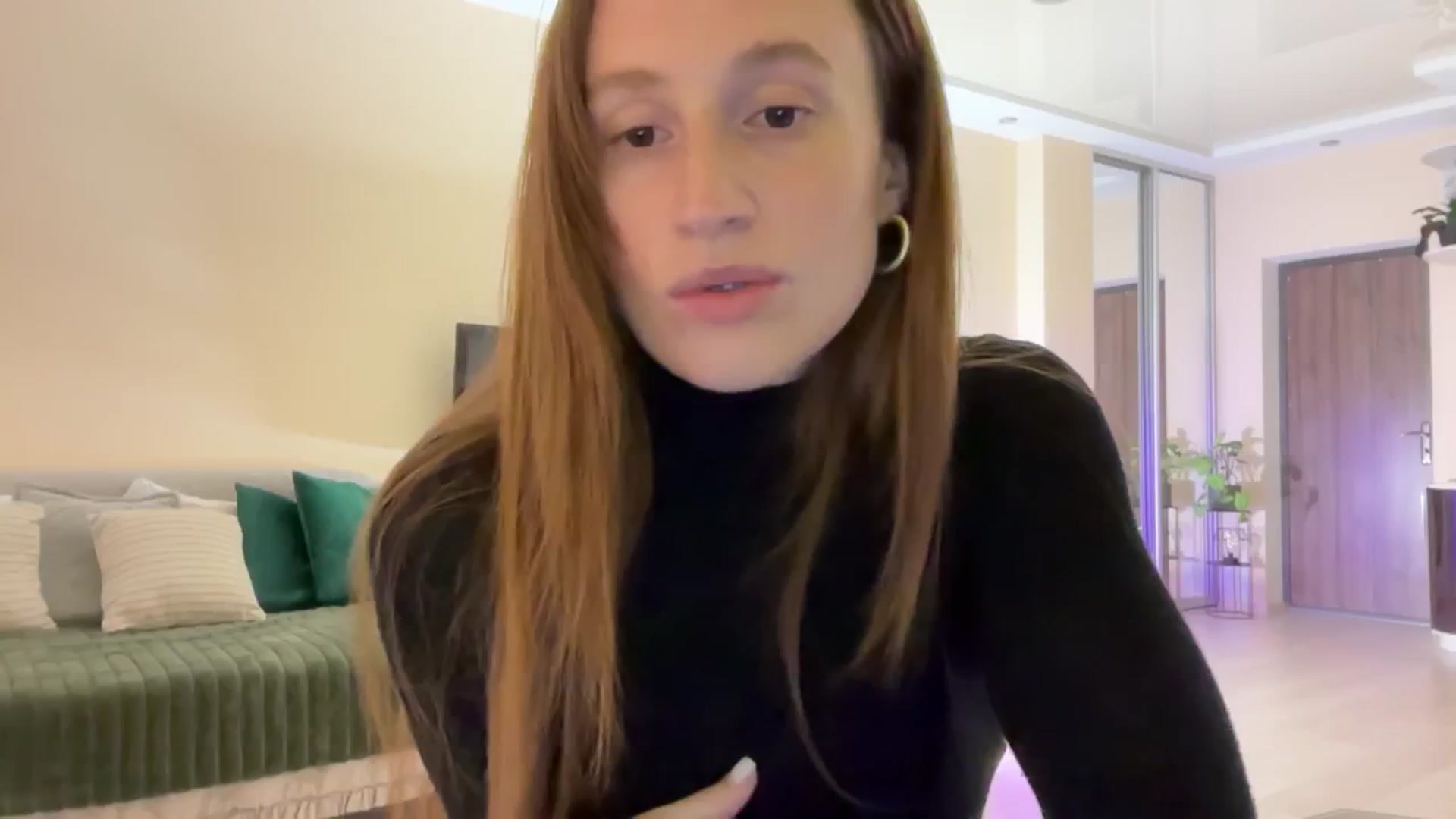Gallery image thumbnail from LovelyBvnny's myfreecams stream on, 04/27/2024, 18:12 image 16 of 20