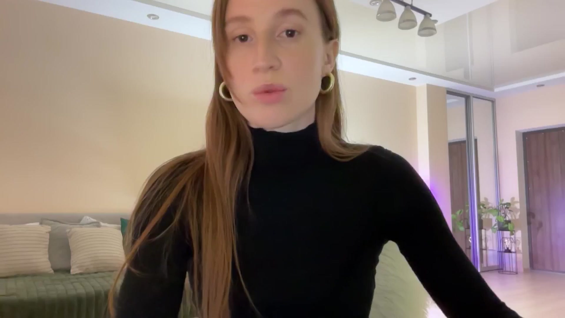 Gallery image thumbnail from LovelyBvnny's myfreecams stream on, 04/27/2024, 18:12 image 5 of 20