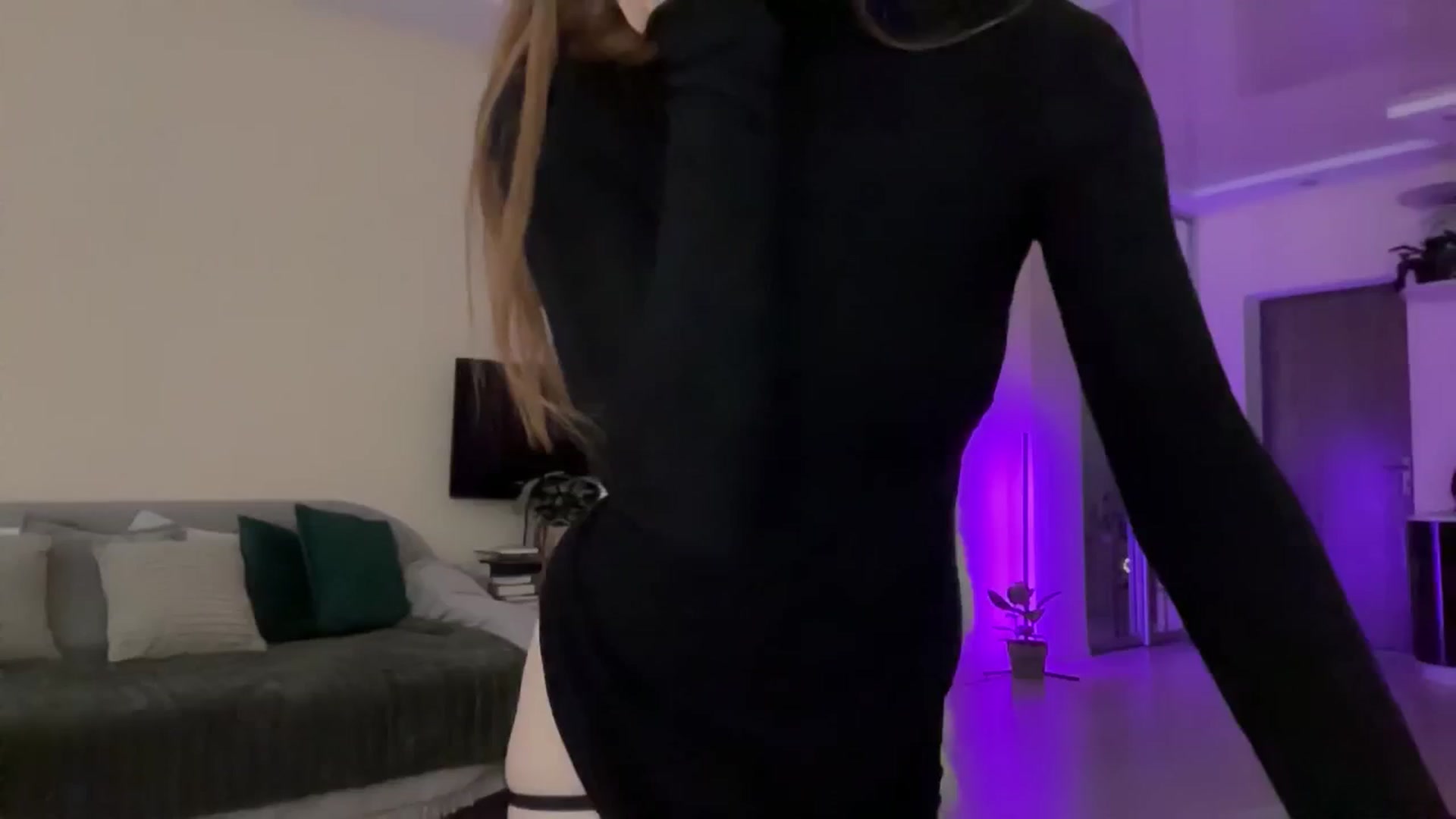 Gallery image thumbnail from LovelyBvnny's myfreecams stream on, 04/27/2024, 18:12 image 2 of 20