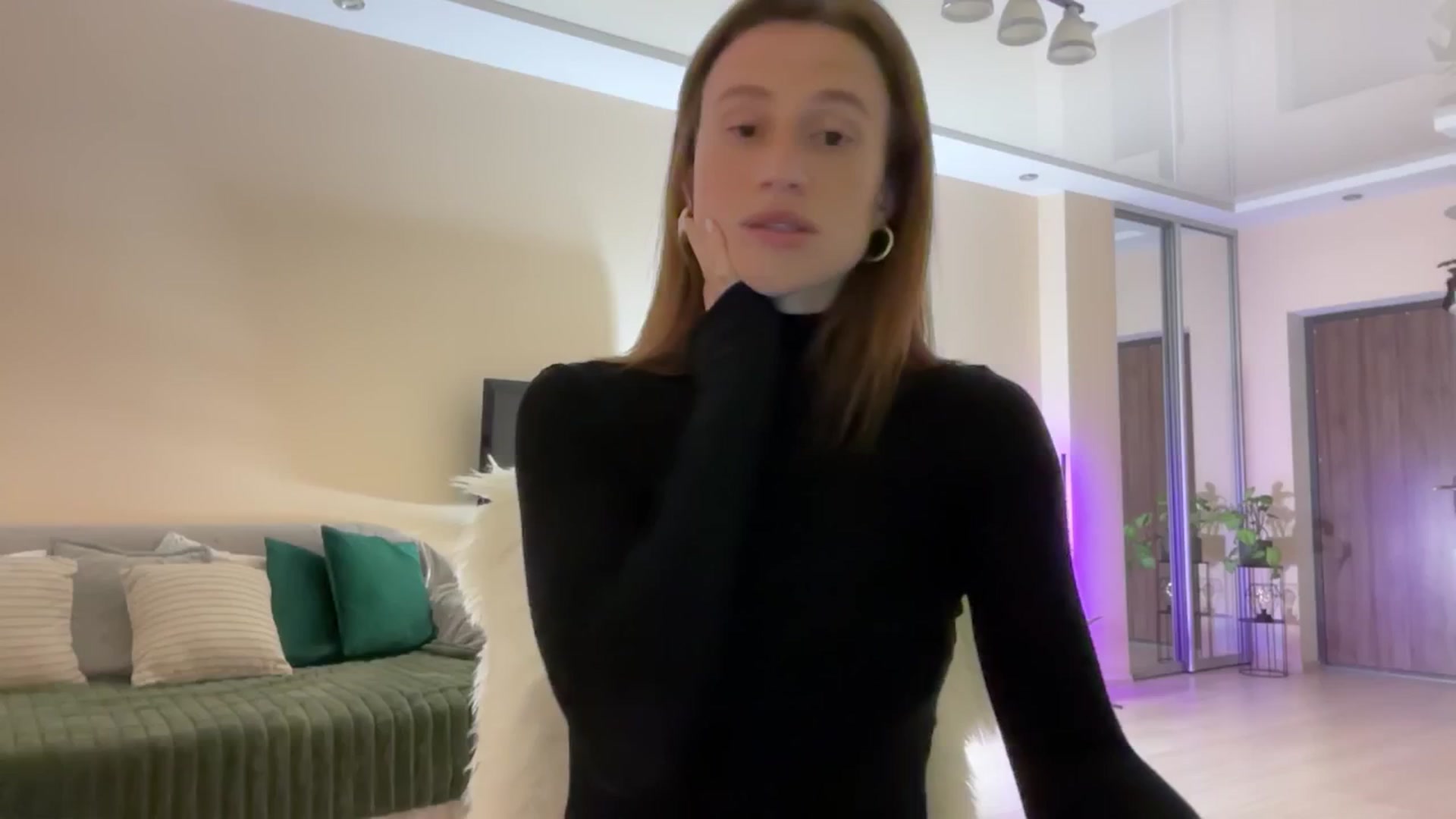 Gallery image thumbnail from LovelyBvnny's myfreecams stream on, 04/27/2024, 18:12 image 19 of 20