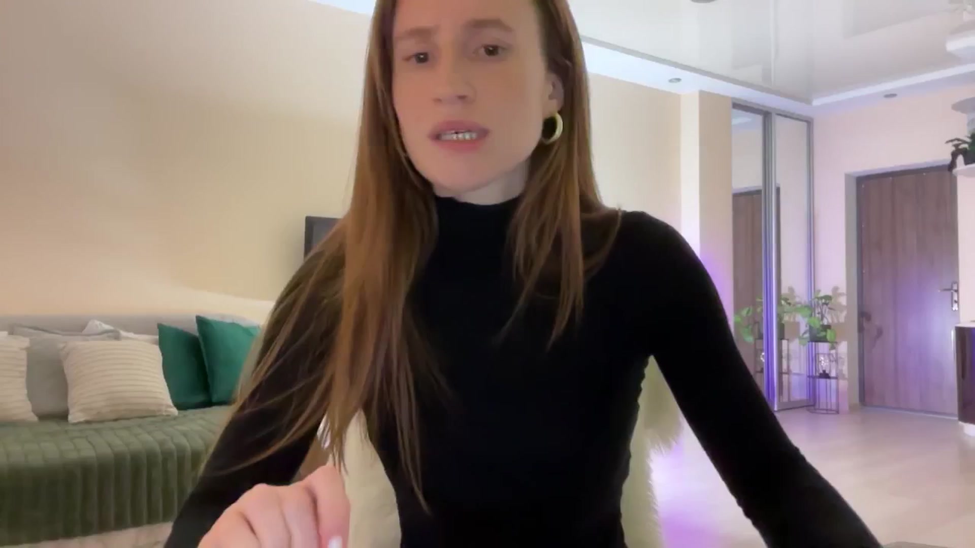 Gallery image thumbnail from LovelyBvnny's myfreecams stream on, 04/27/2024, 18:12 image 14 of 20