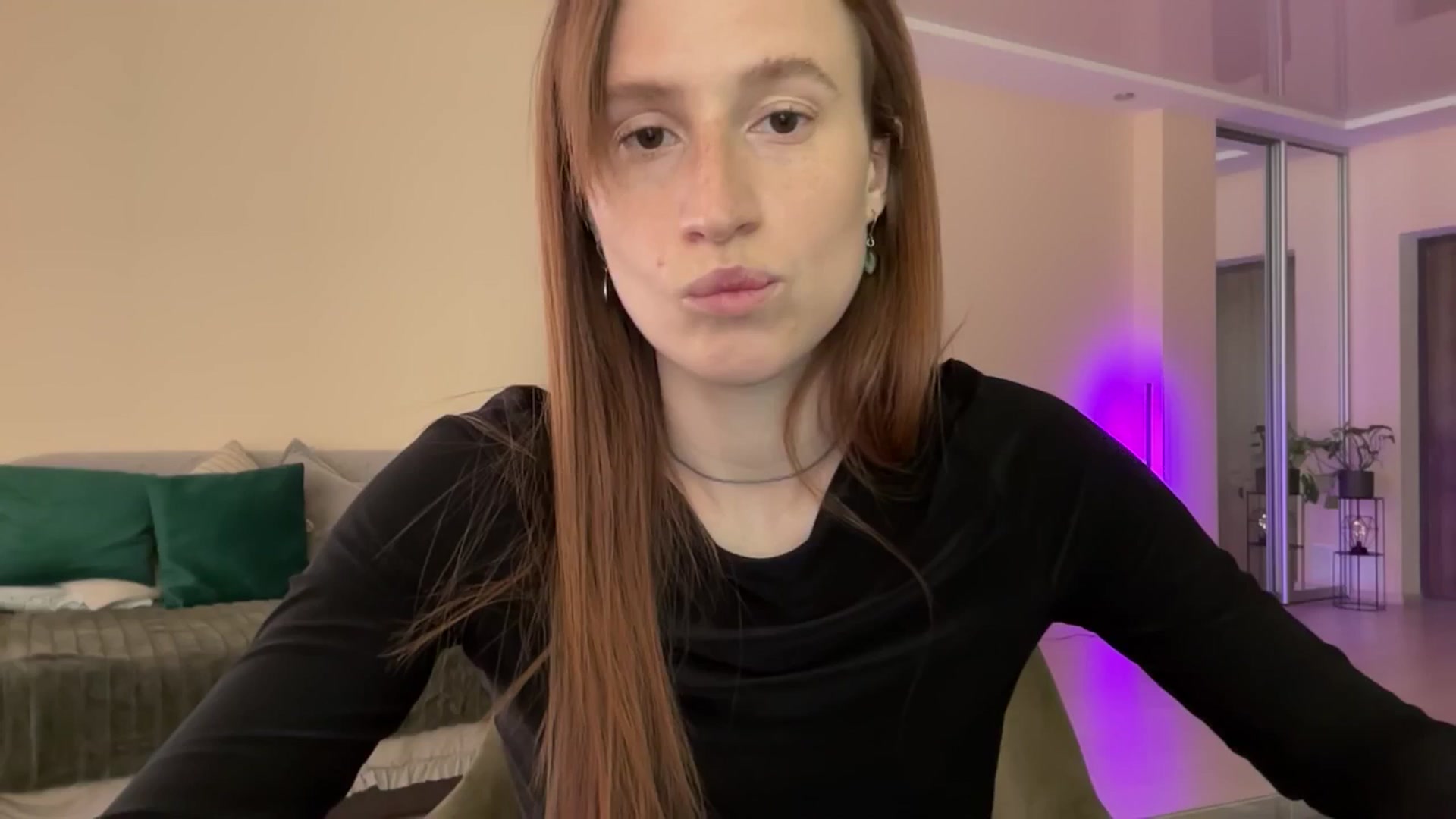 Gallery image thumbnail from LovelyBvnny's myfreecams stream on, 04/28/2024, 09:00 image 12 of 20
