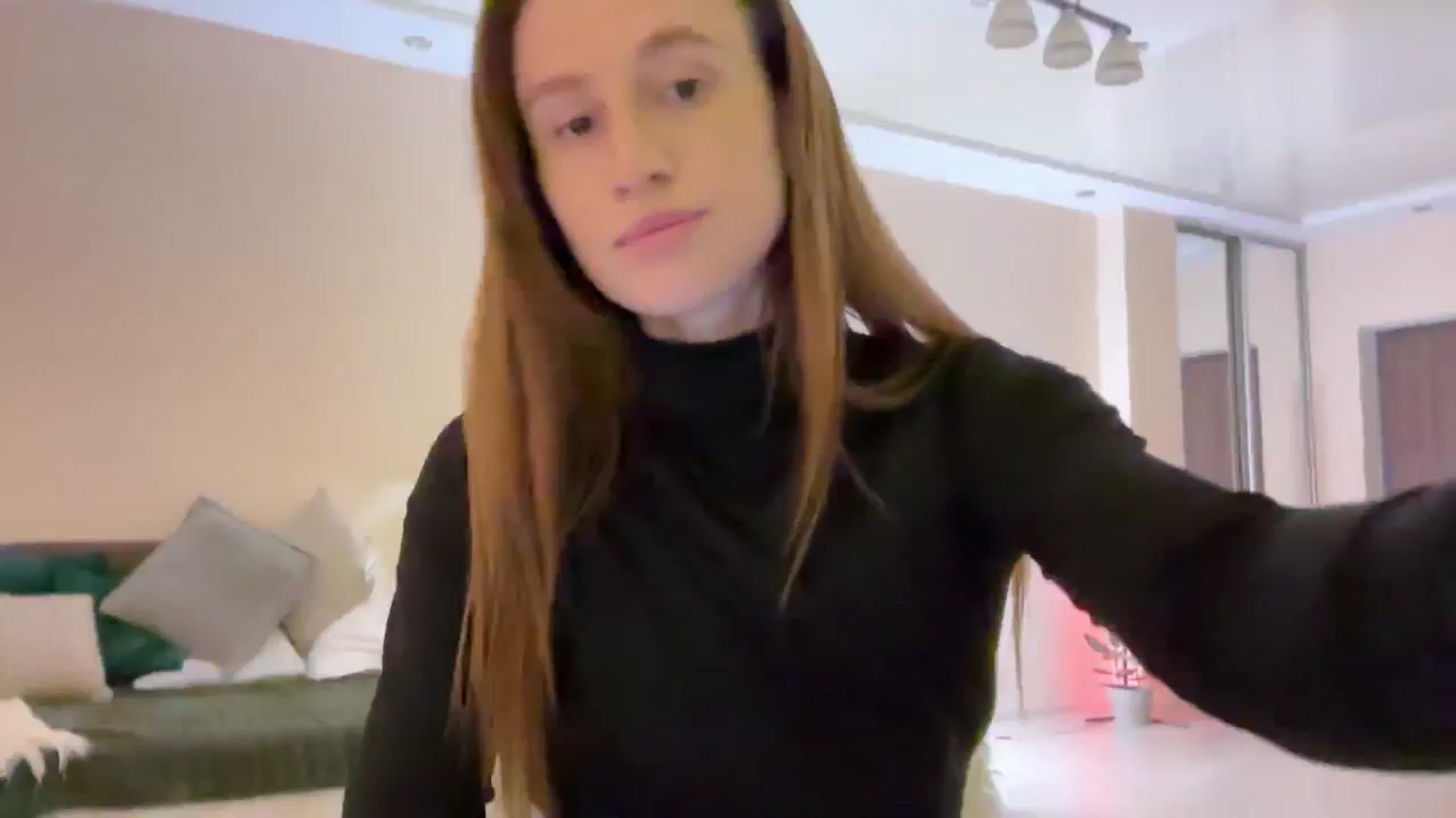 Gallery image thumbnail from LovelyBvnny's myfreecams stream on, 04/29/2024, 18:02 image 1 of 20