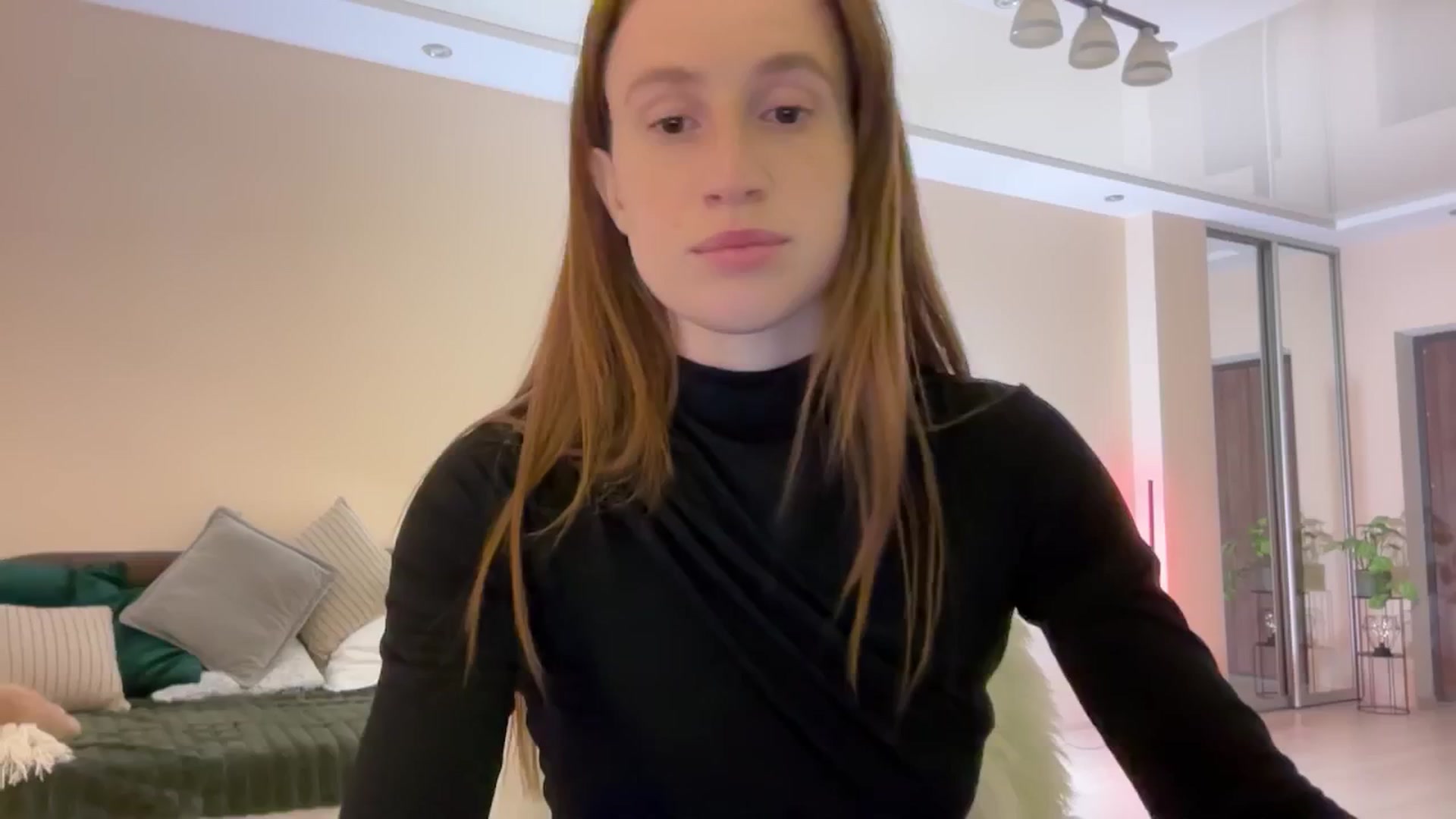Gallery image thumbnail from LovelyBvnny's myfreecams stream on, 04/29/2024, 19:20 image 1 of 20