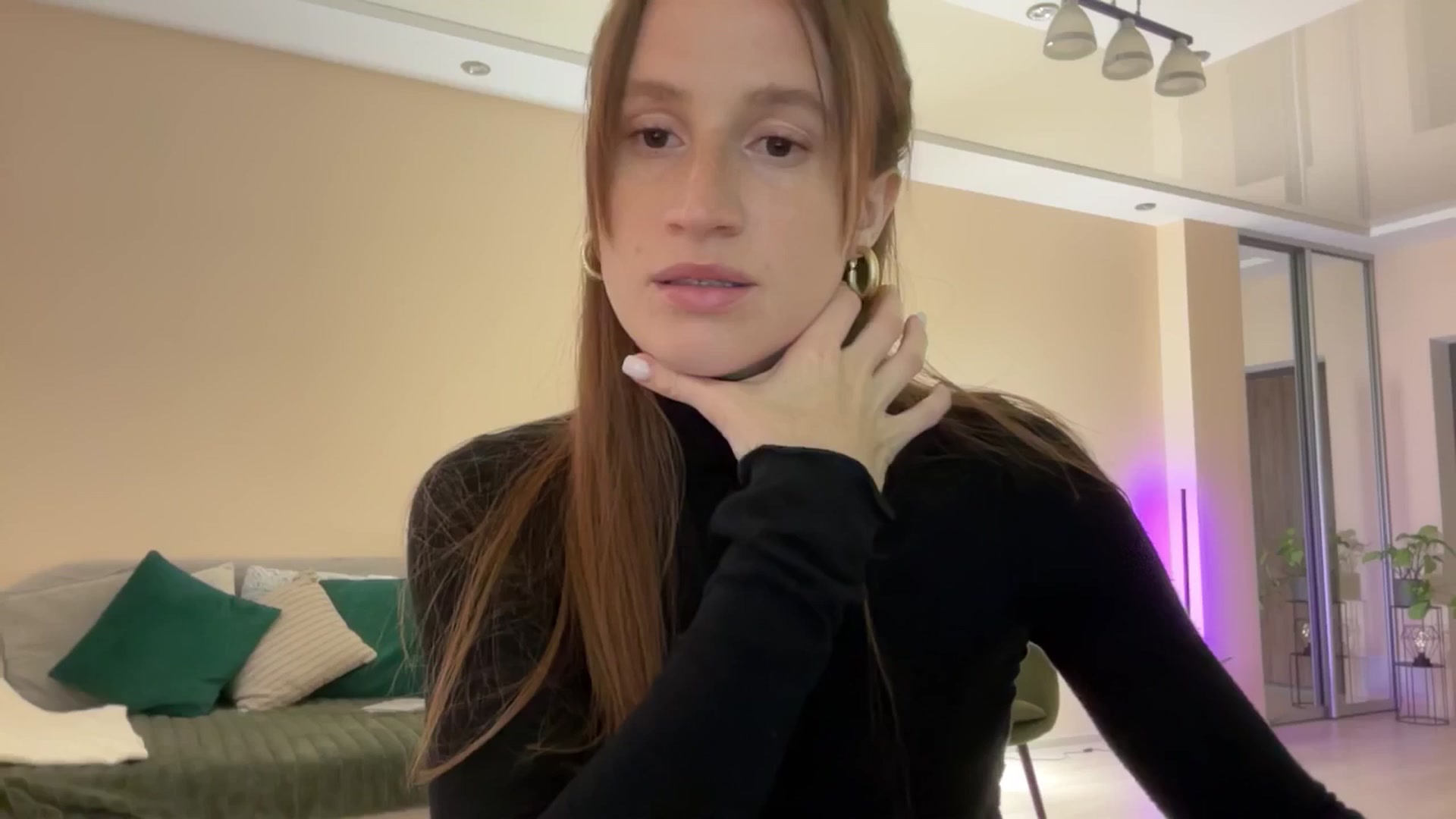 Gallery image thumbnail from LovelyBvnny's myfreecams stream on, 05/02/2024, 16:43 image 2 of 20