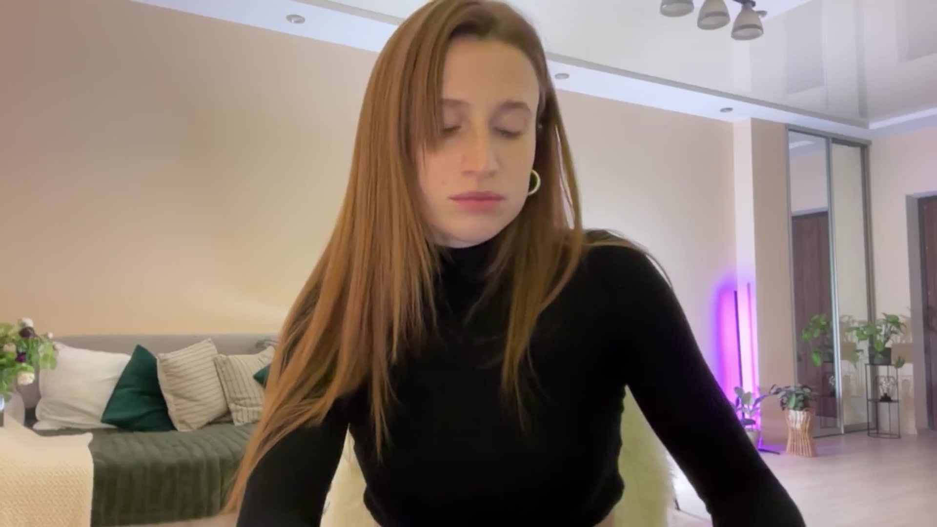 Gallery image thumbnail from LovelyBvnny's myfreecams stream on, 05/13/2024, 19:14 image 20 of 20