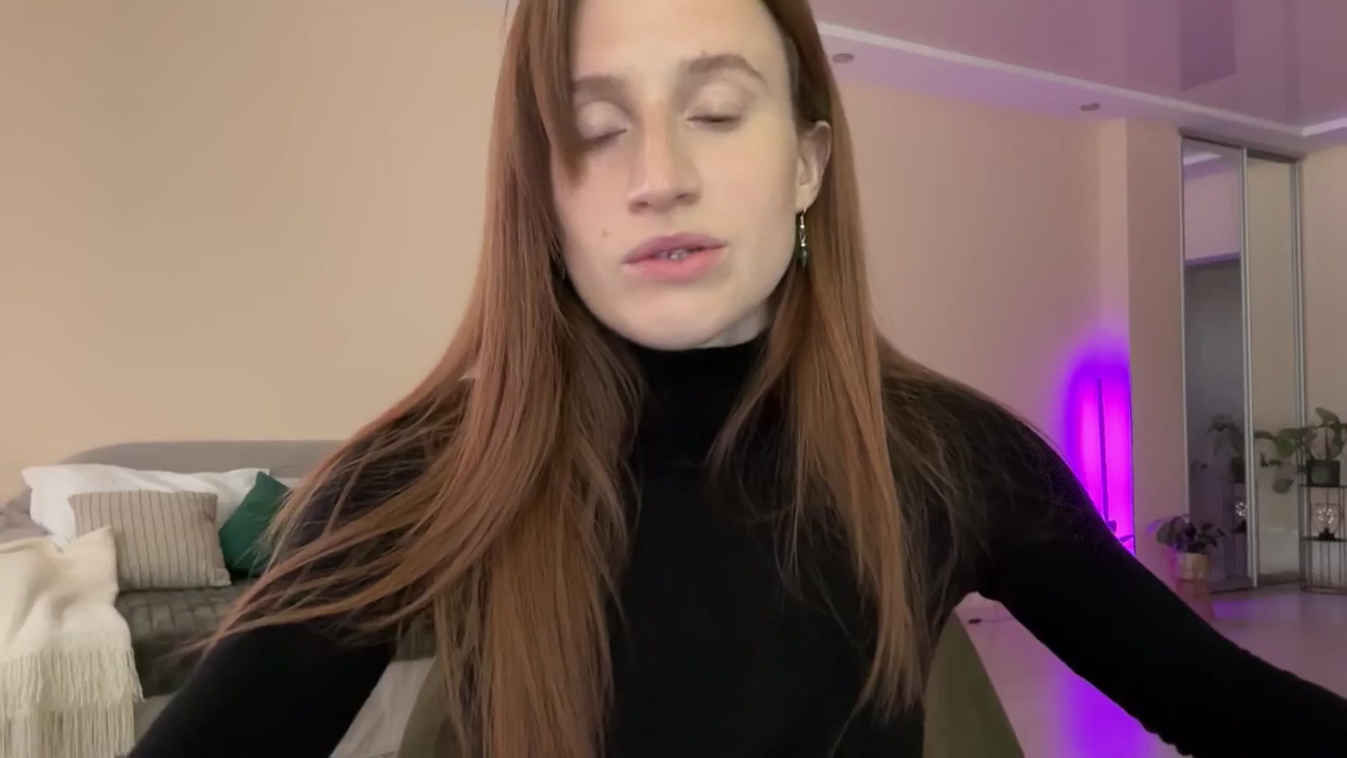 Gallery image thumbnail from LovelyBvnny's myfreecams stream on, 05/16/2024, 14:21 image 19 of 20