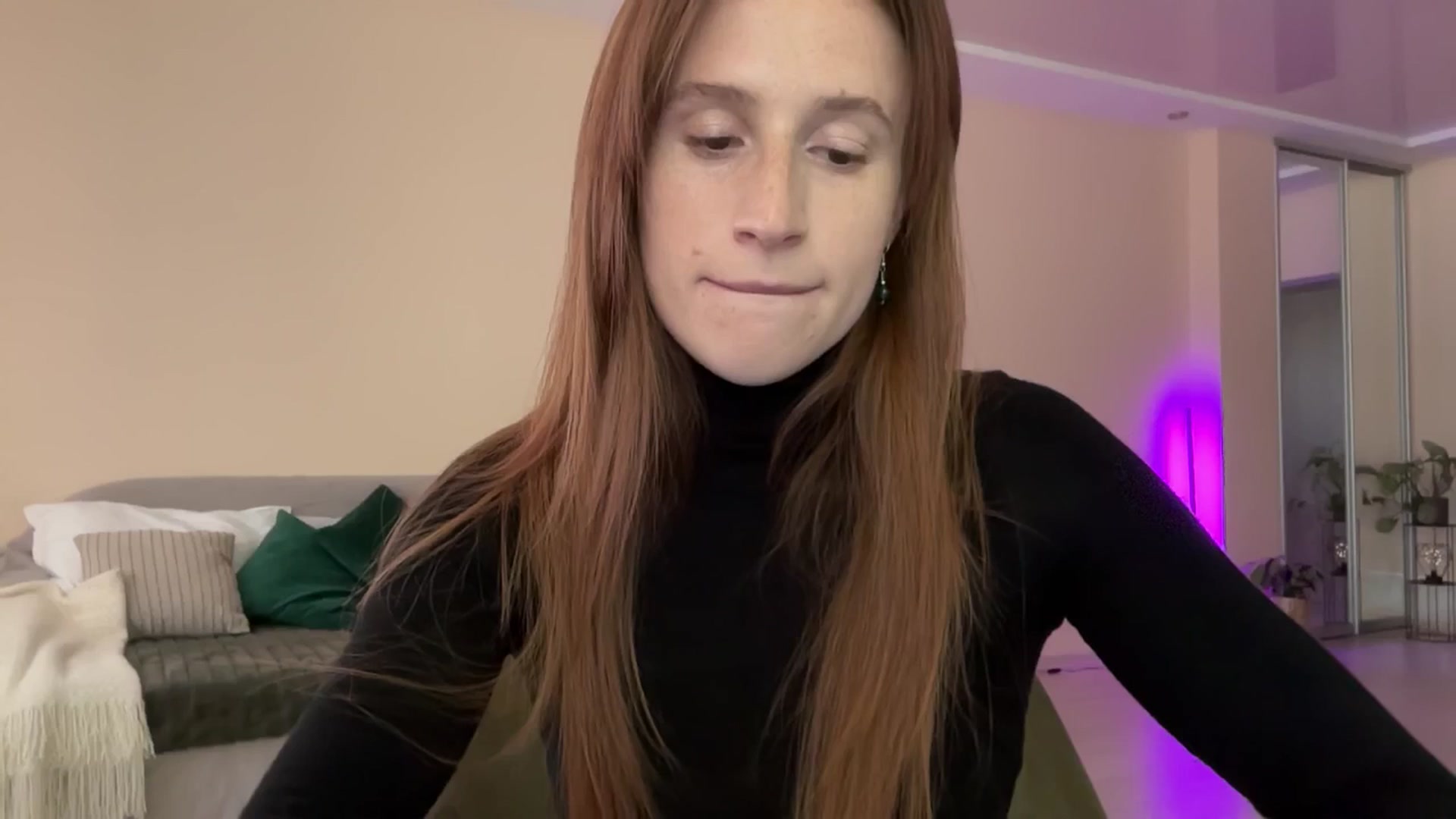 Gallery image thumbnail from LovelyBvnny's myfreecams stream on, 05/16/2024, 14:21 image 15 of 20