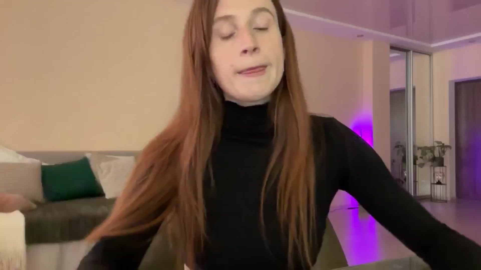 Gallery image thumbnail from LovelyBvnny's myfreecams stream on, 05/18/2024, 07:57 image 15 of 20
