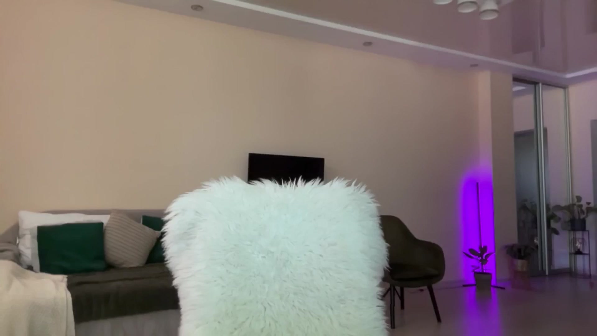 Gallery image thumbnail from LovelyBvnny's myfreecams stream on, 05/21/2024, 16:08 image 4 of 20
