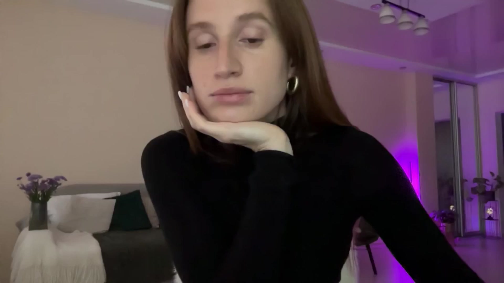 Gallery image thumbnail from LovelyBvnny's myfreecams stream on, 05/31/2024, 16:30 image 15 of 20