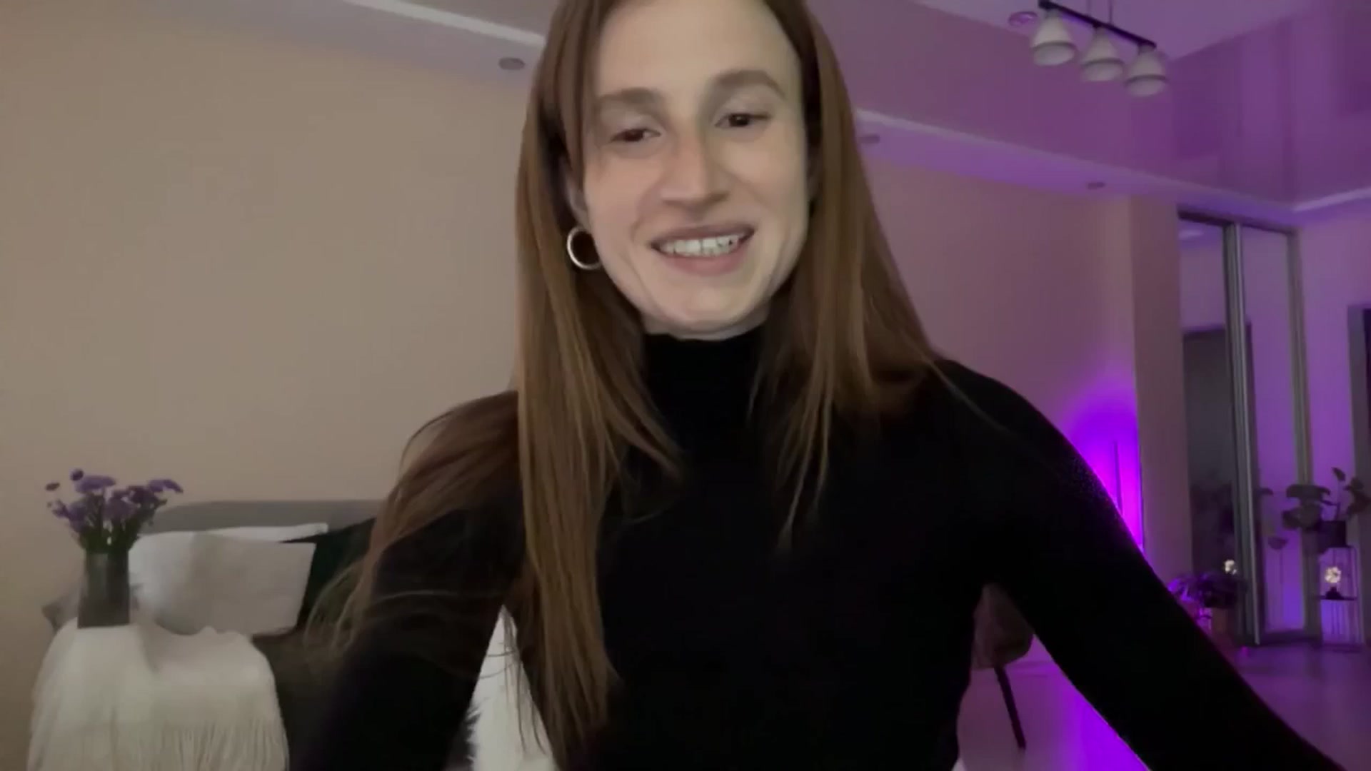 Gallery image thumbnail from LovelyBvnny's myfreecams stream on, 05/31/2024, 16:30 image 17 of 20
