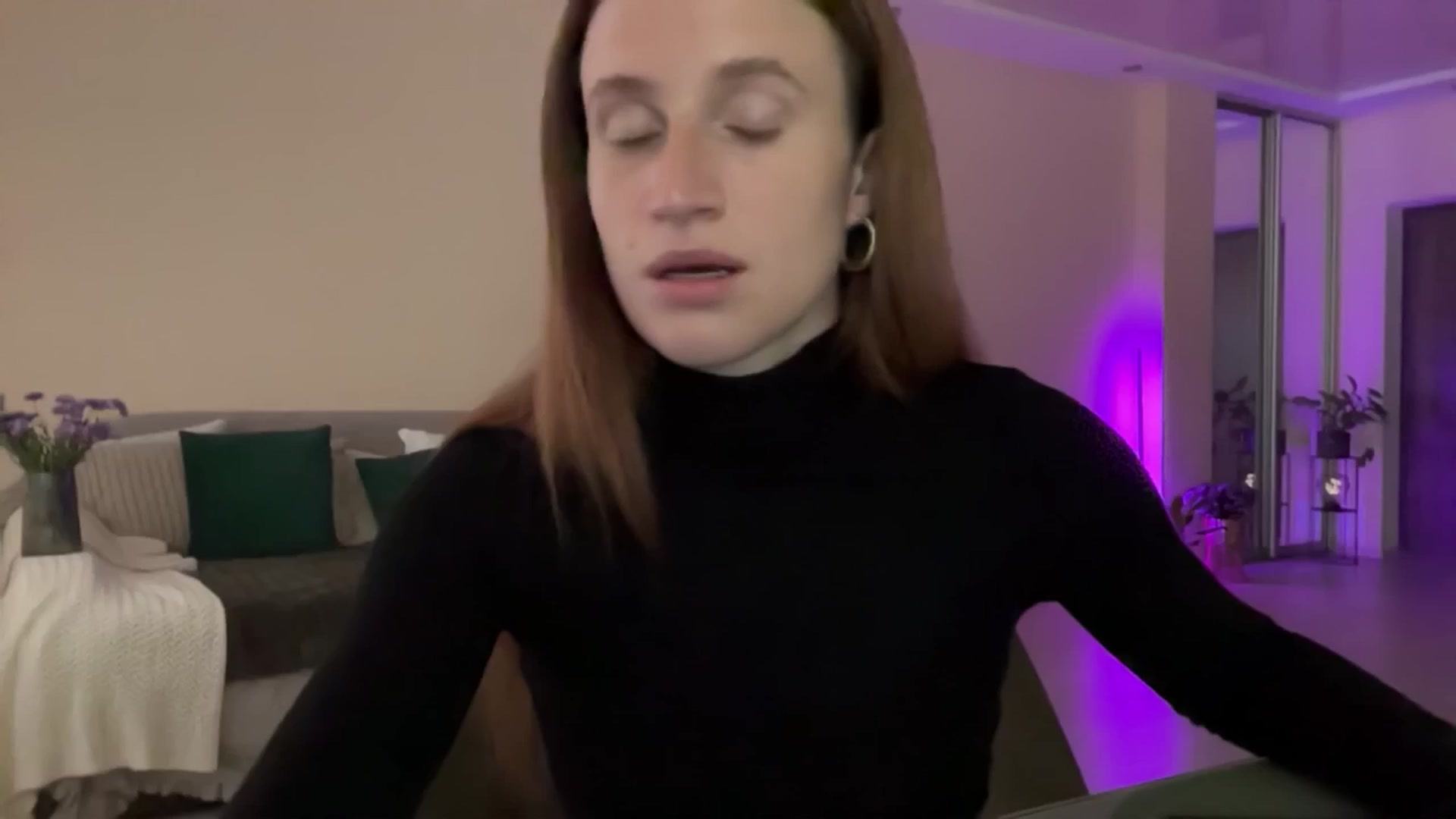 Gallery image thumbnail from LovelyBvnny's myfreecams stream on, 06/02/2024, 16:48 image 8 of 20