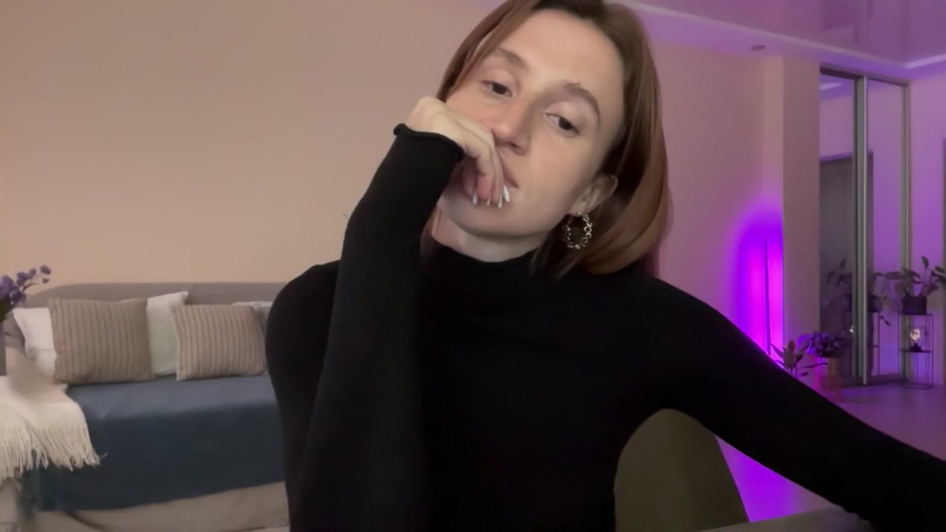 Gallery image thumbnail from LovelyBvnny's myfreecams stream on, 06/03/2024, 17:06 image 13 of 20