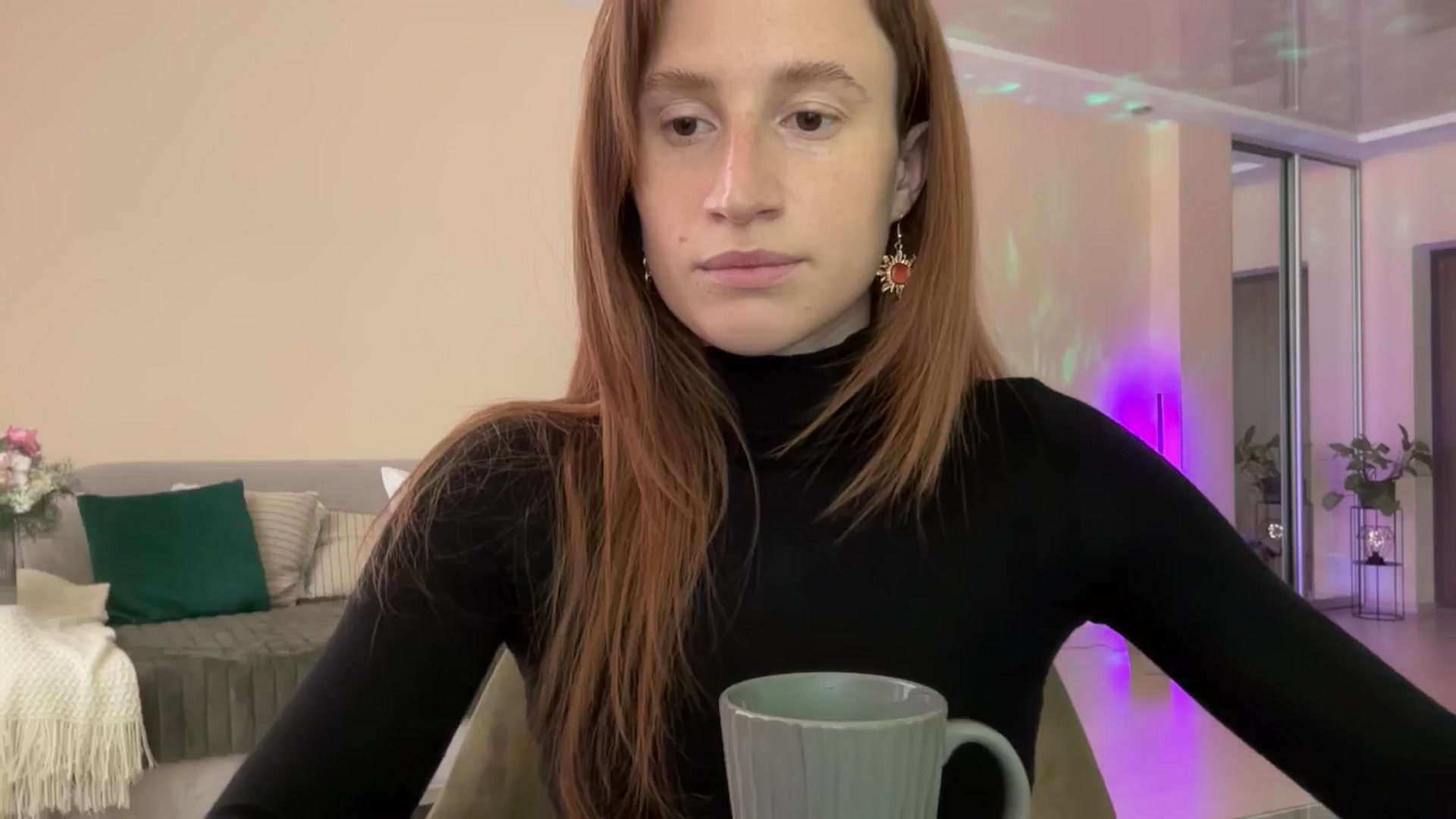 Gallery image thumbnail from LovelyBvnny's myfreecams stream on, 06/16/2024, 12:04 image 6 of 20